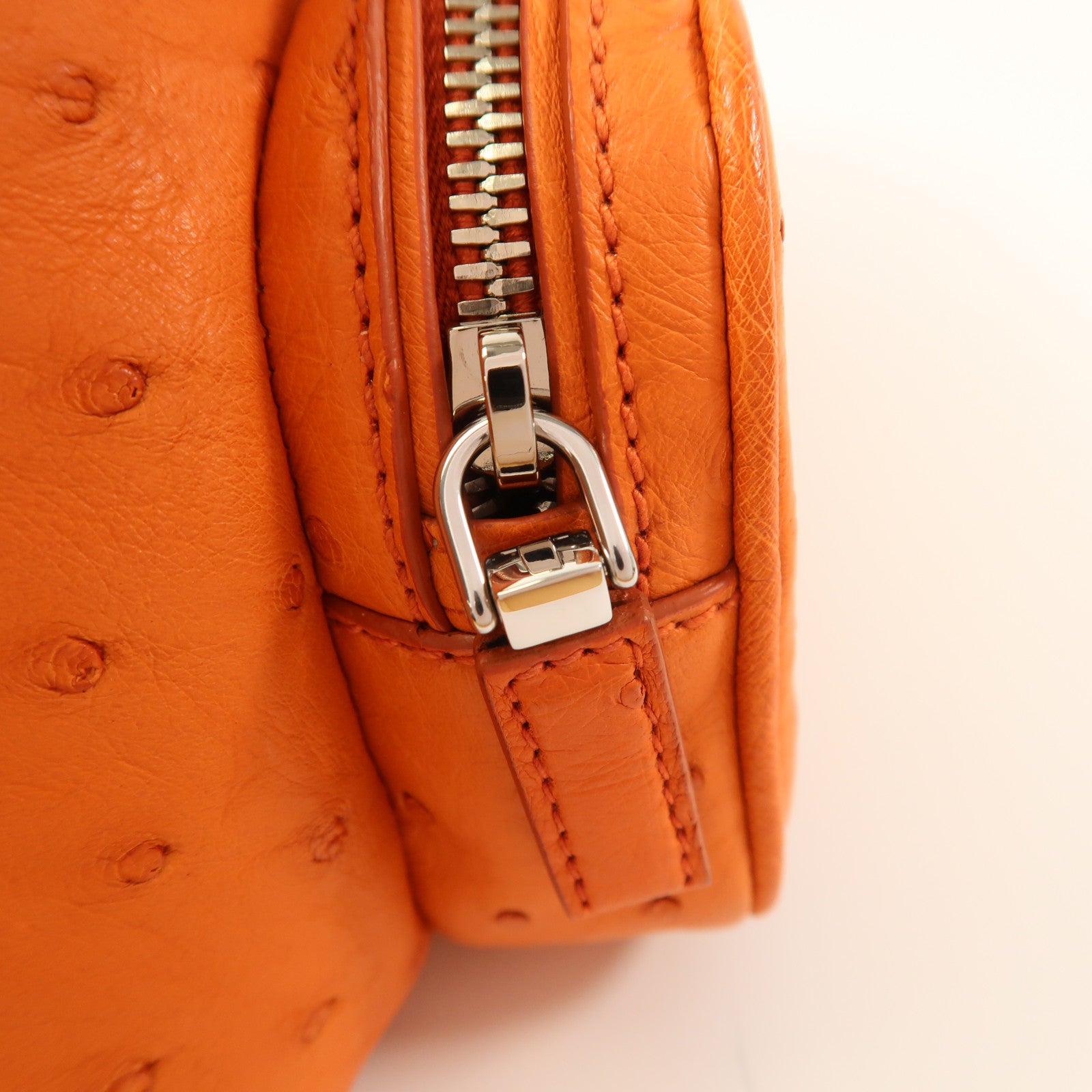 PRADA 【激減優惠】鴕鳥皮革Waist Bag銀扣腰包