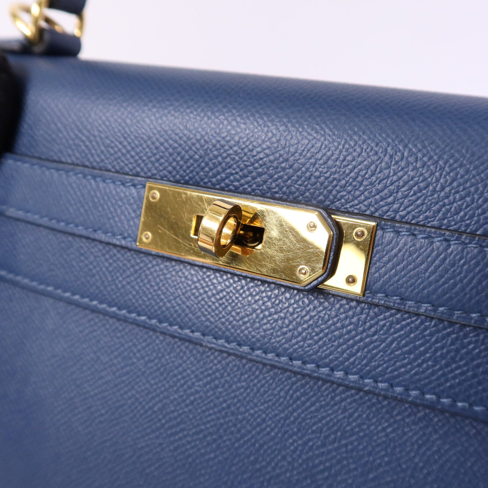 HERMES Epsom皮革Kelly 28金扣手挽肩背兩用袋Deep Bleu