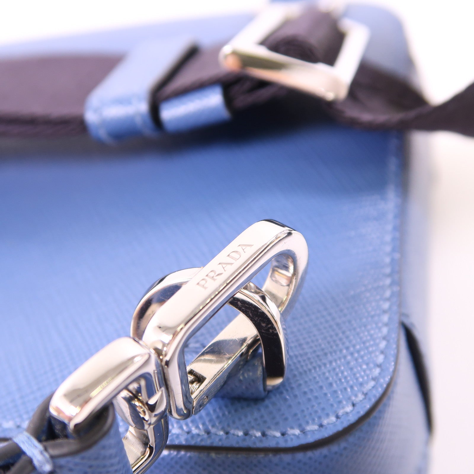 PRADA Saffiano皮革Brique銀扣斜孭袋