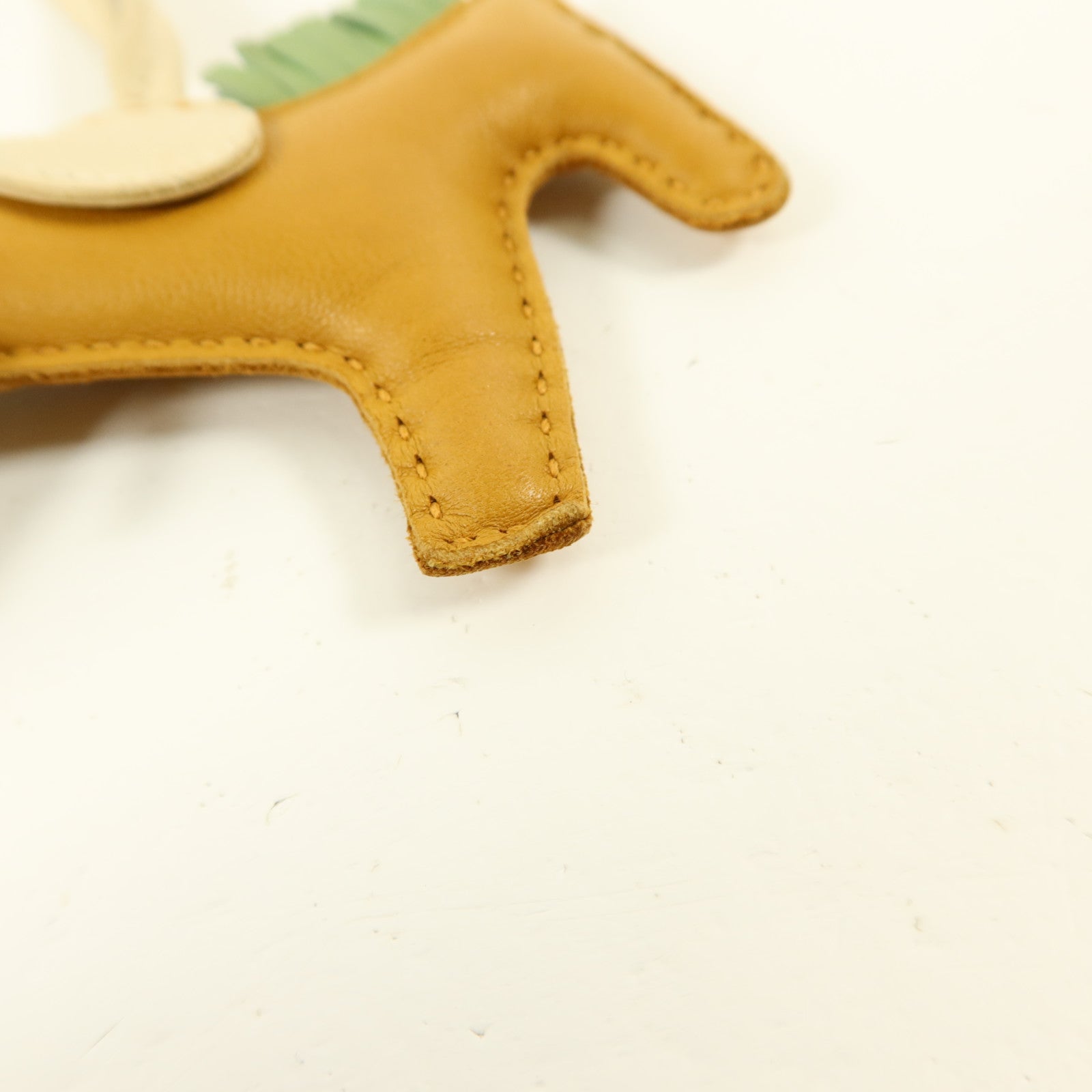 HERMES Milo皮革Rodeo PM掛飾Sesame/Vert Criquet