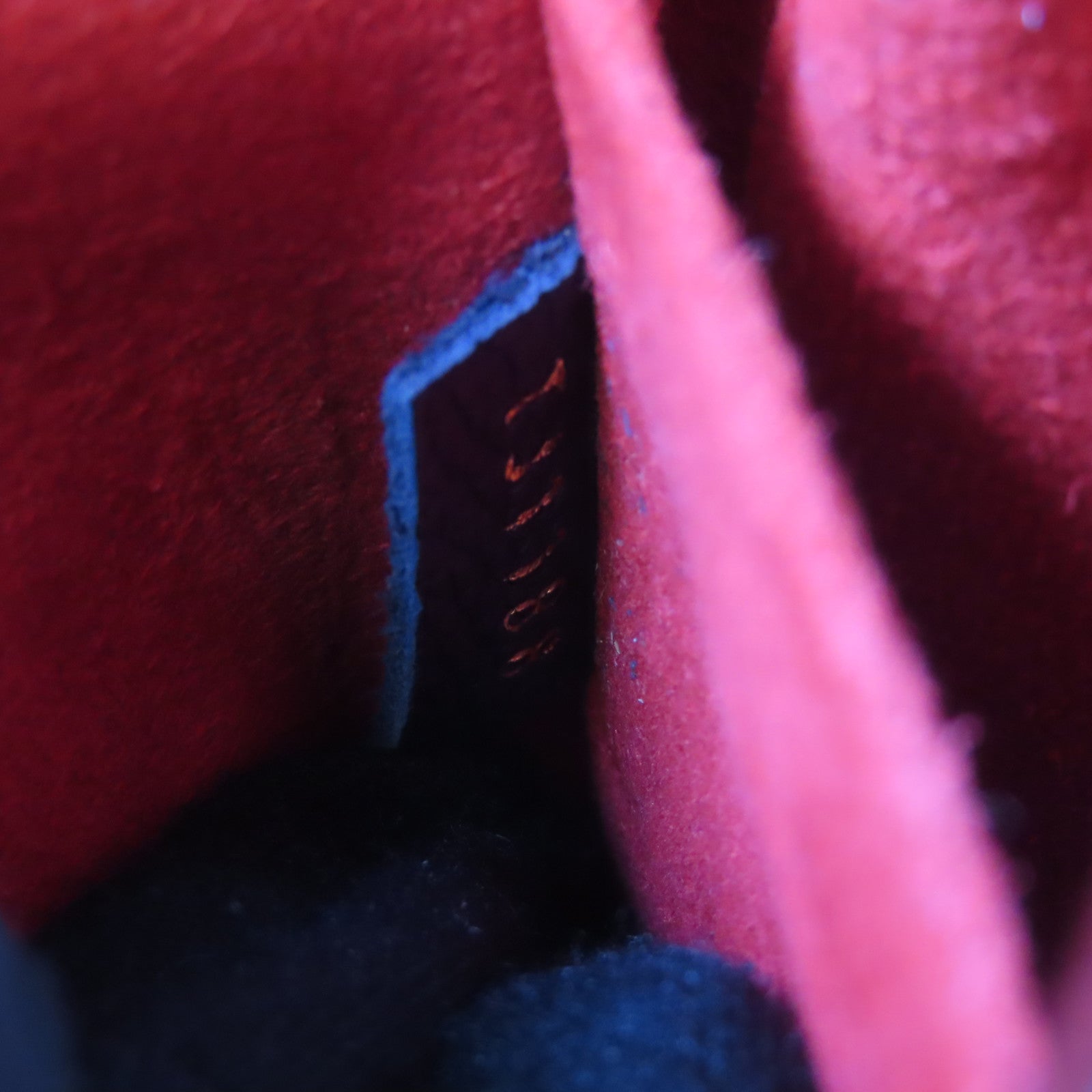 LOUIS VUITTON 【激減優惠】Monogram Empreinte Saint Sulpice PM金扣鏈帶肩背袋藍色