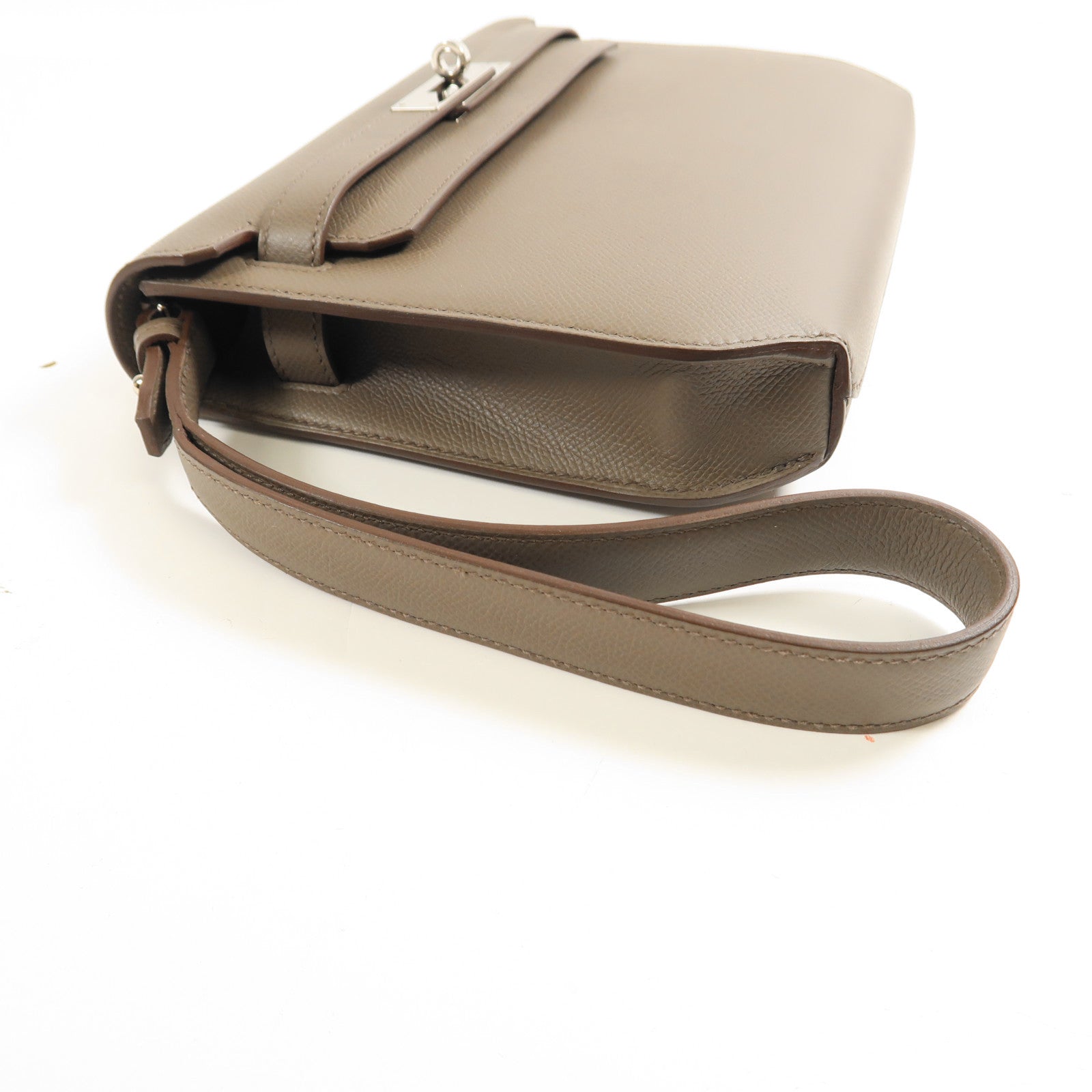 HERMES Epsom皮革Kelly Depeche 25銀扣手拿包Etoupe