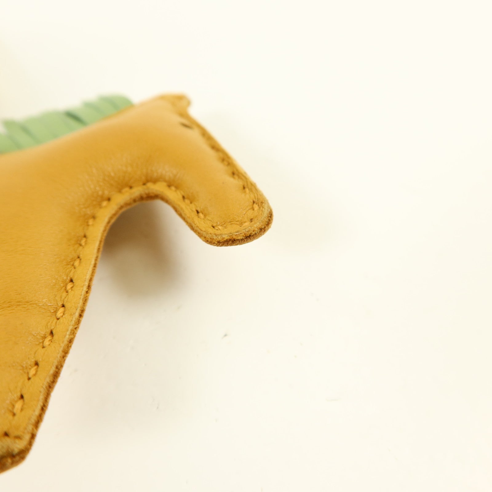 HERMES Milo皮革Rodeo PM掛飾Sesame/Vert Criquet