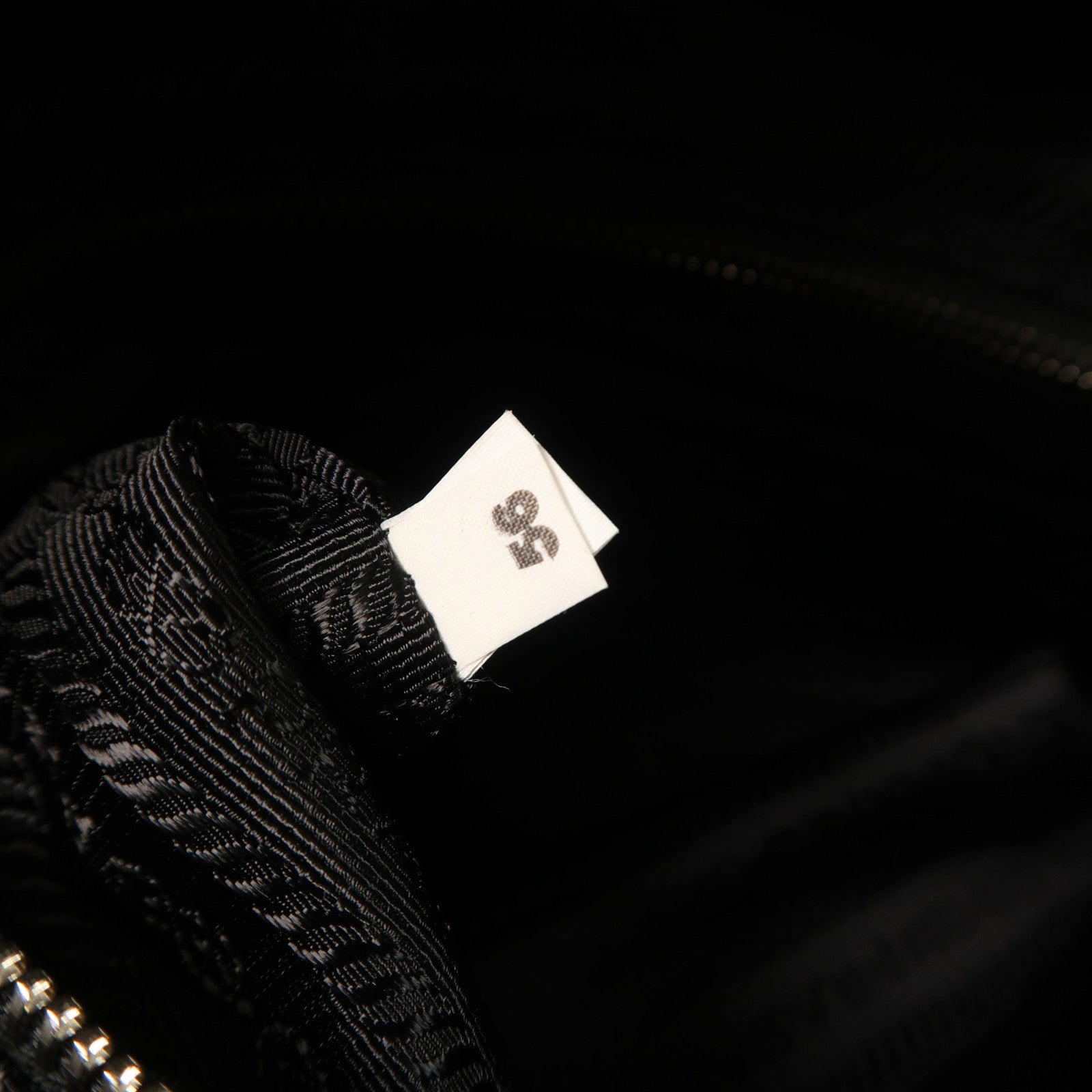PRADA 【激減優惠】鴕鳥皮革Waist Bag銀扣腰包
