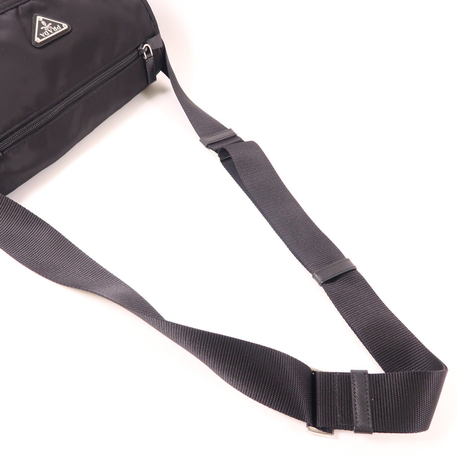 PRADA 尼龍Shoulder Bag銀扣肩背袋
