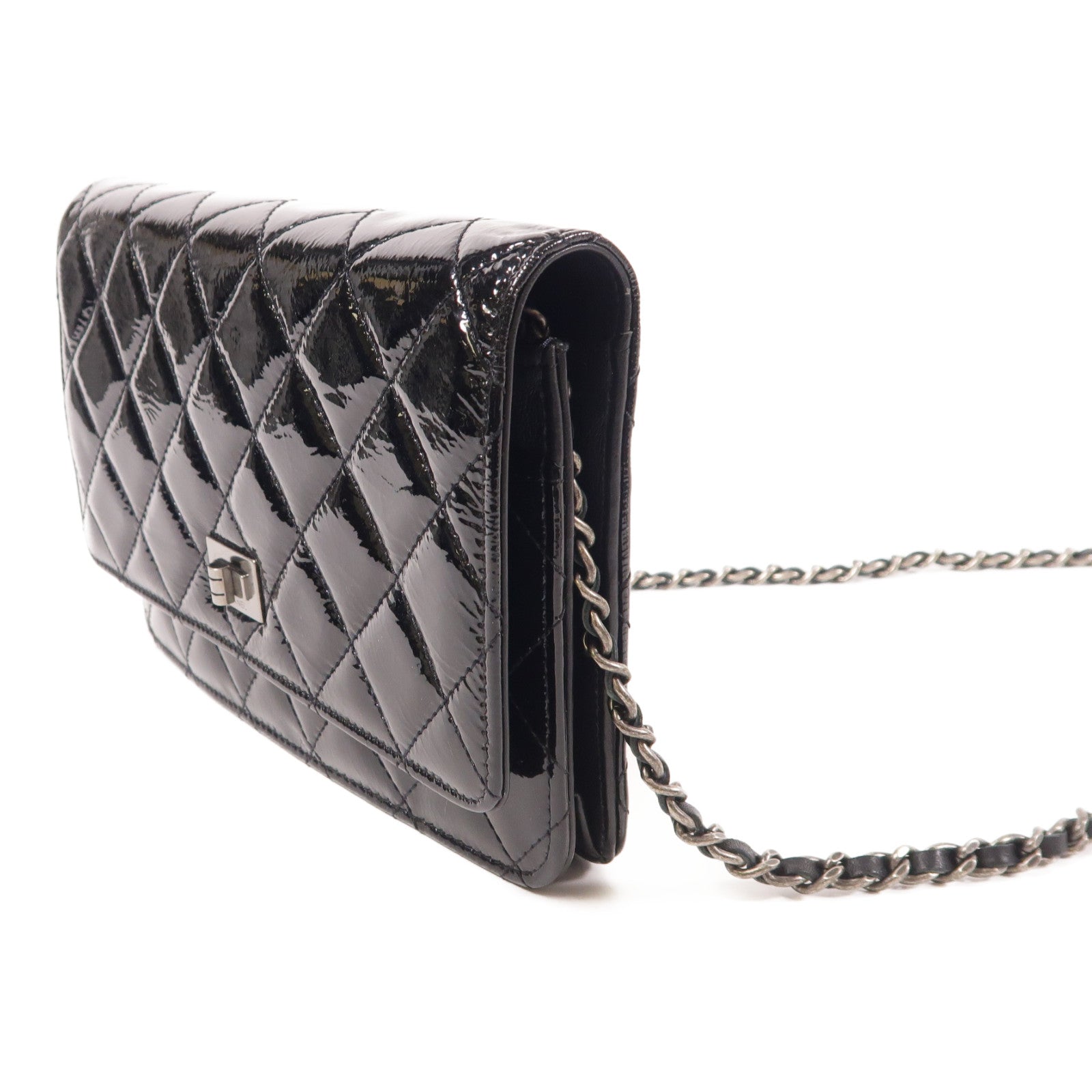 CHANEL 漆皮皮革Wallet On Chain 2.55銀扣鏈帶肩背袋