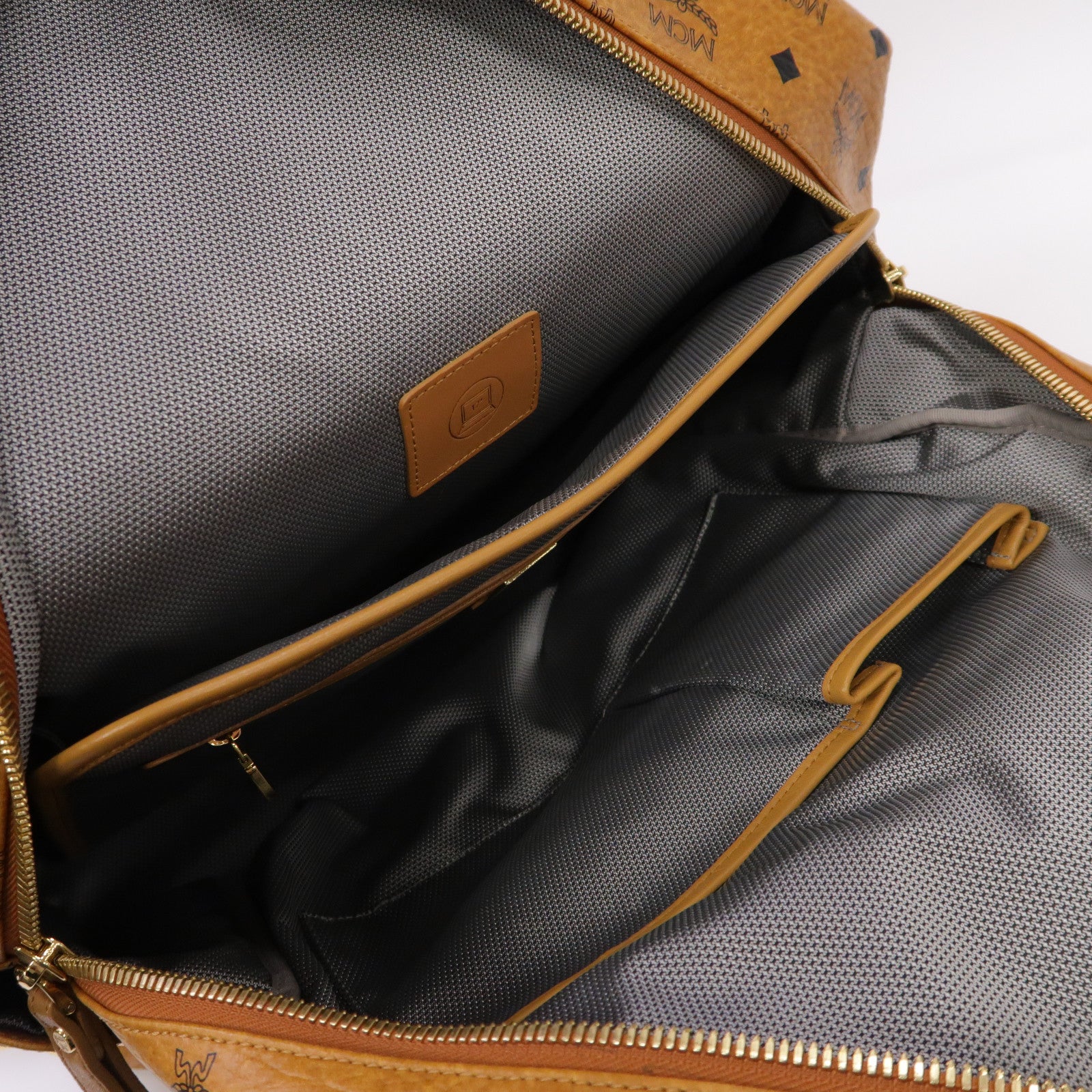 MCM 牛皮皮革Stark Side Studs Backpack金扣背包啡色