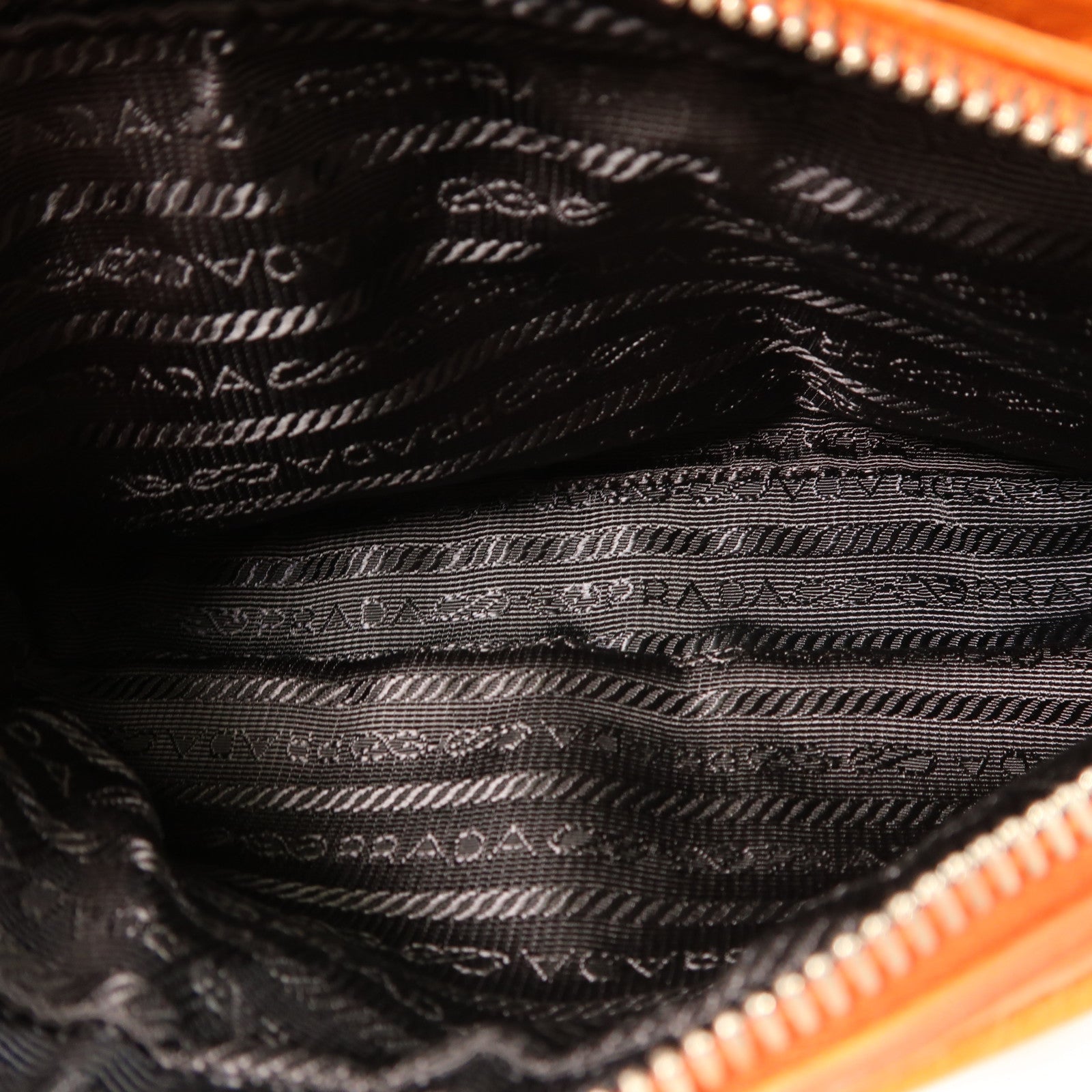 PRADA 【激減優惠】鴕鳥皮革Waist Bag銀扣腰包