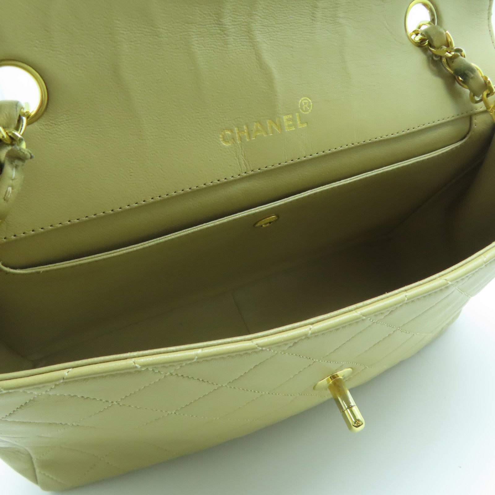 CHANEL 【清倉大減價】菱格羊皮皮革Chain Shoulder金扣鏈帶肩背袋米色
