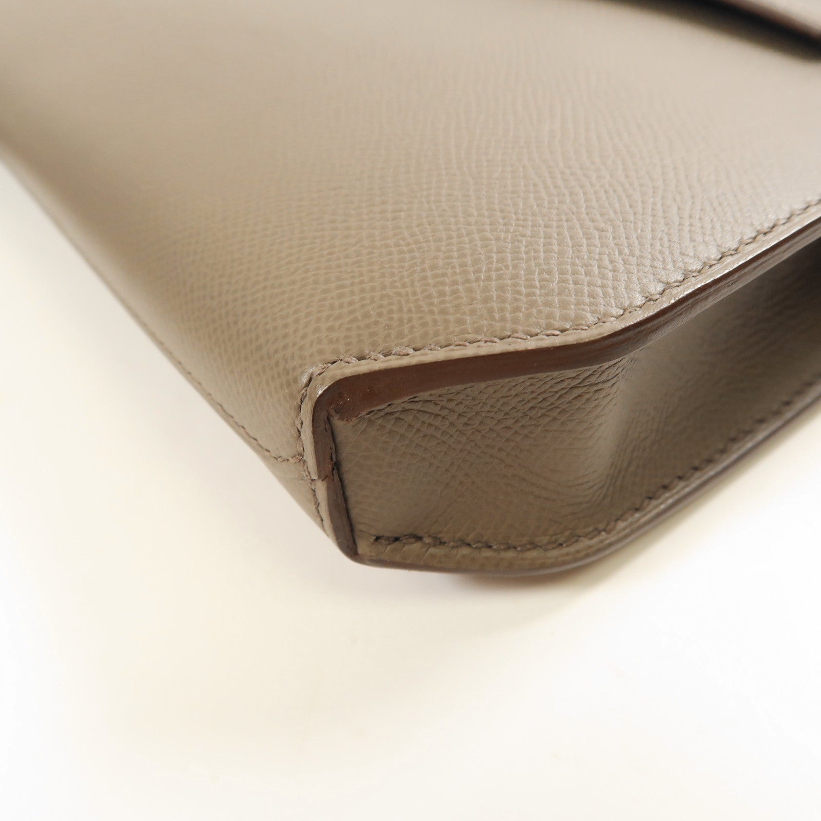 HERMES Epsom皮革Kelly Depeche 25銀扣手拿包Etoupe