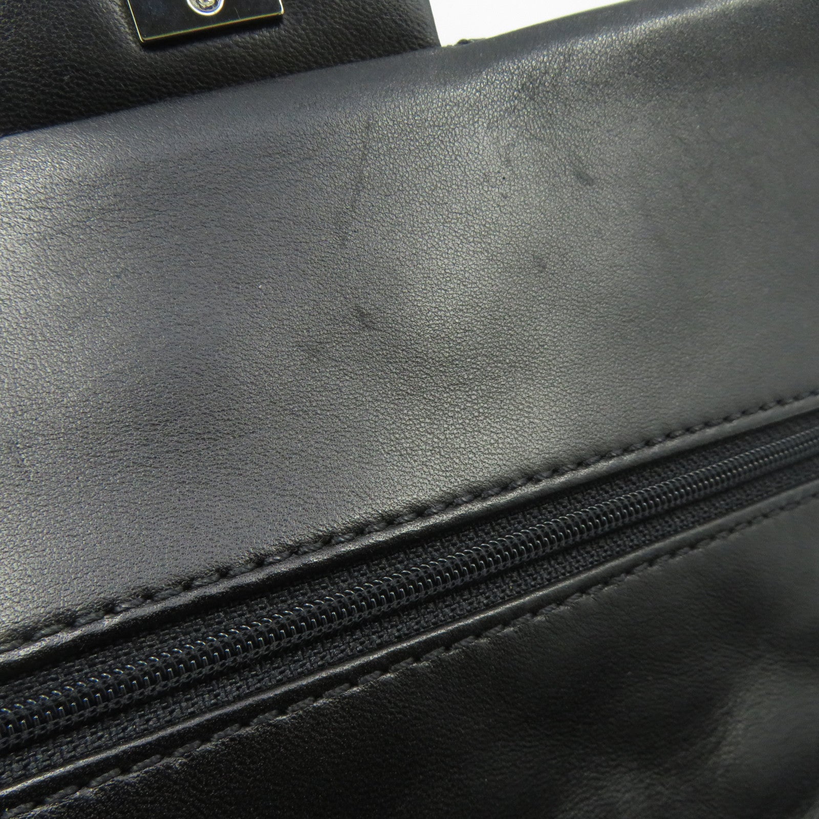 CHANEL **【清倉大減價】菱格漆皮皮革Chain Shoulder銀扣鏈帶肩背袋黑色