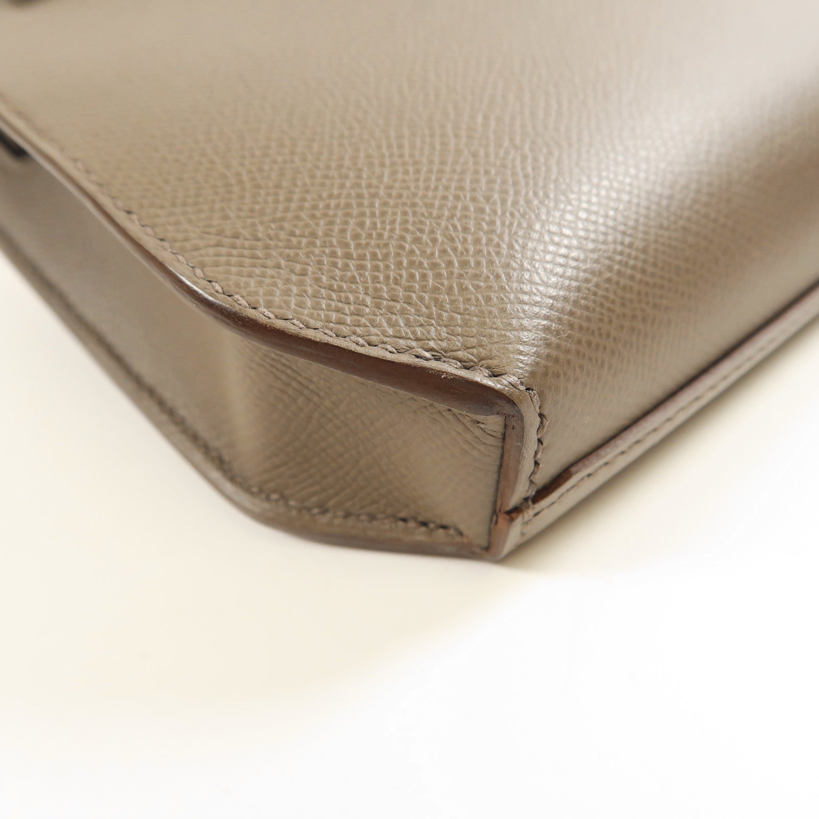 HERMES Epsom皮革Kelly Depeche 25銀扣手拿包Etoupe
