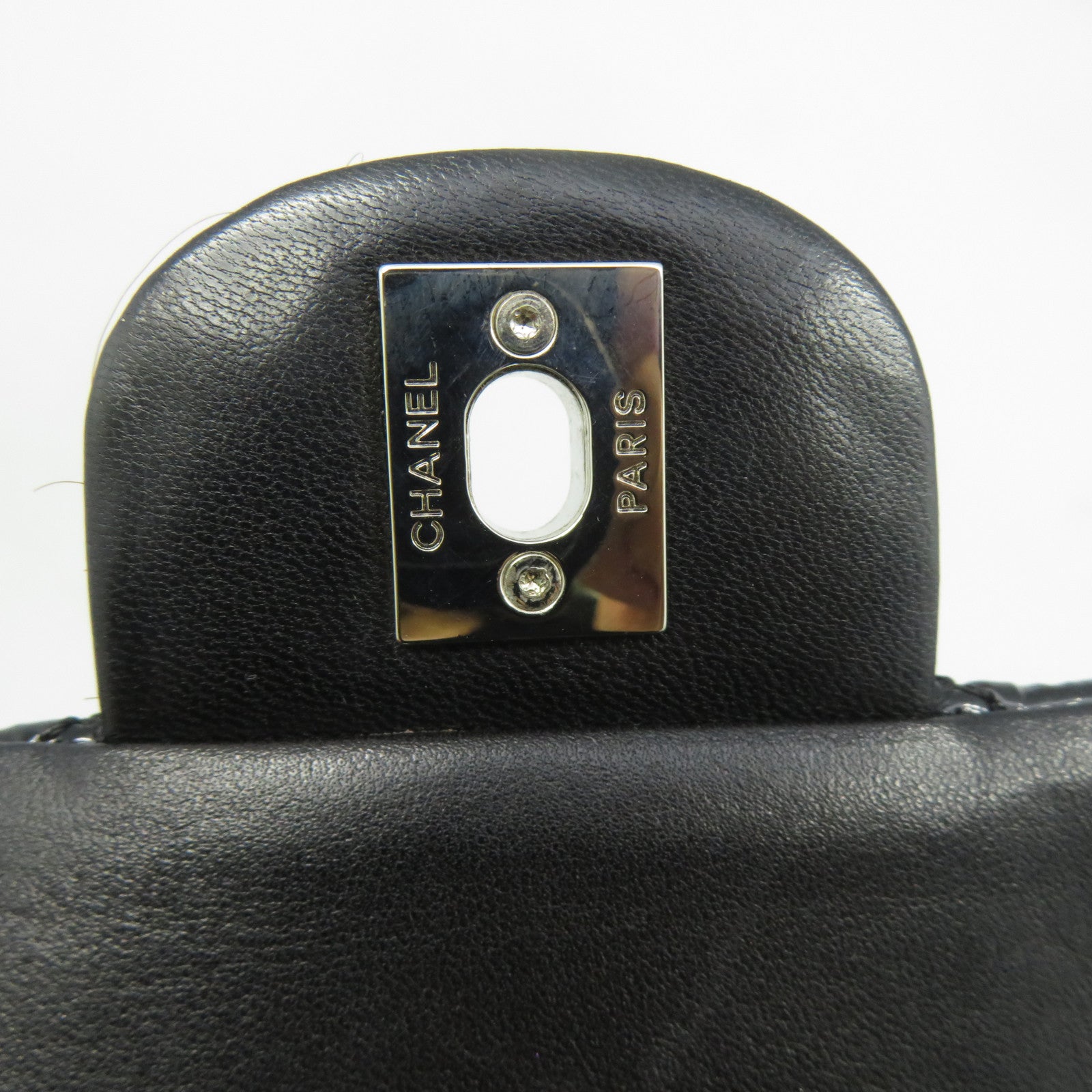 CHANEL **【清倉大減價】菱格漆皮皮革Chain Shoulder銀扣鏈帶肩背袋黑色