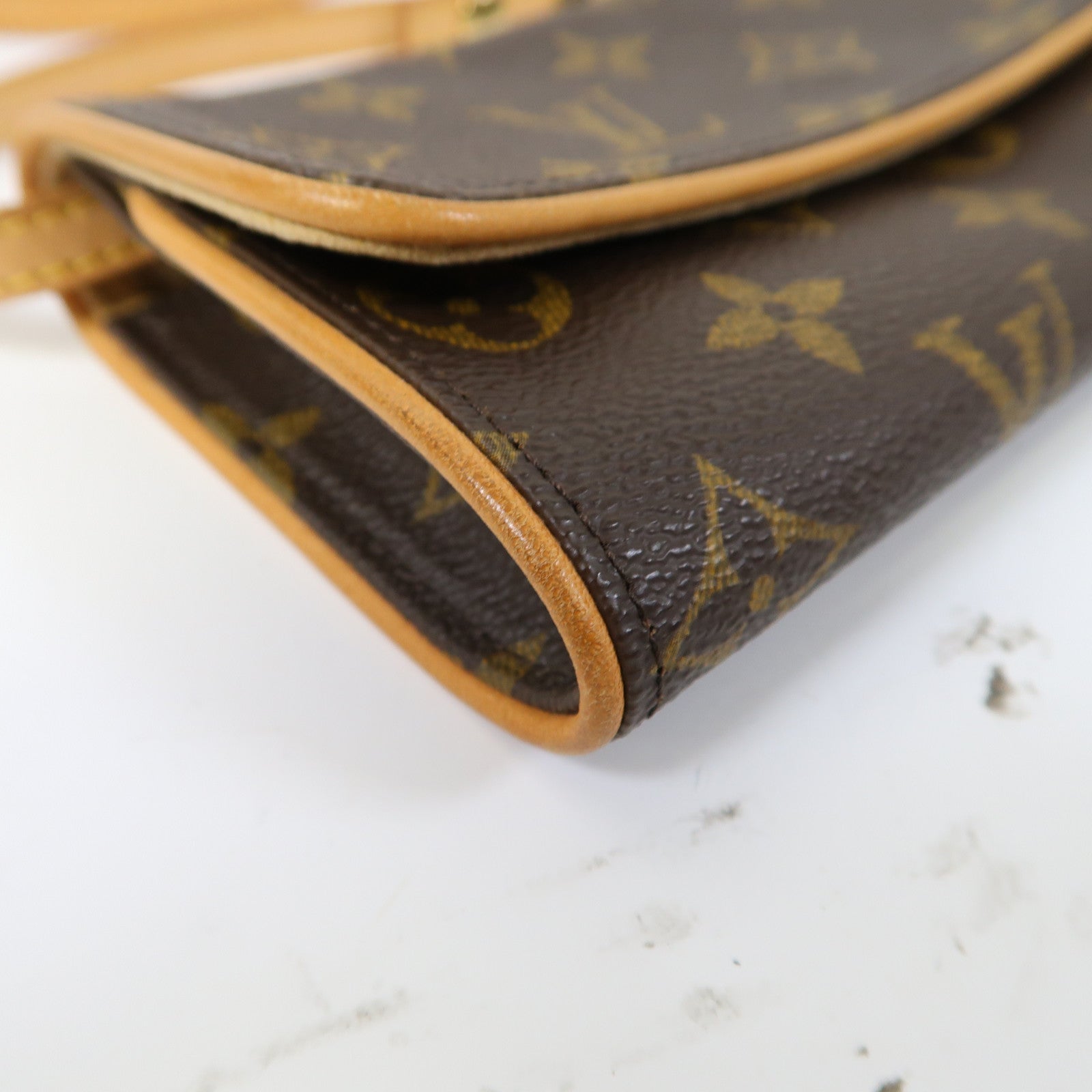 LOUIS VUITTON Monogram Pochette Twin PM金扣肩背袋啡色