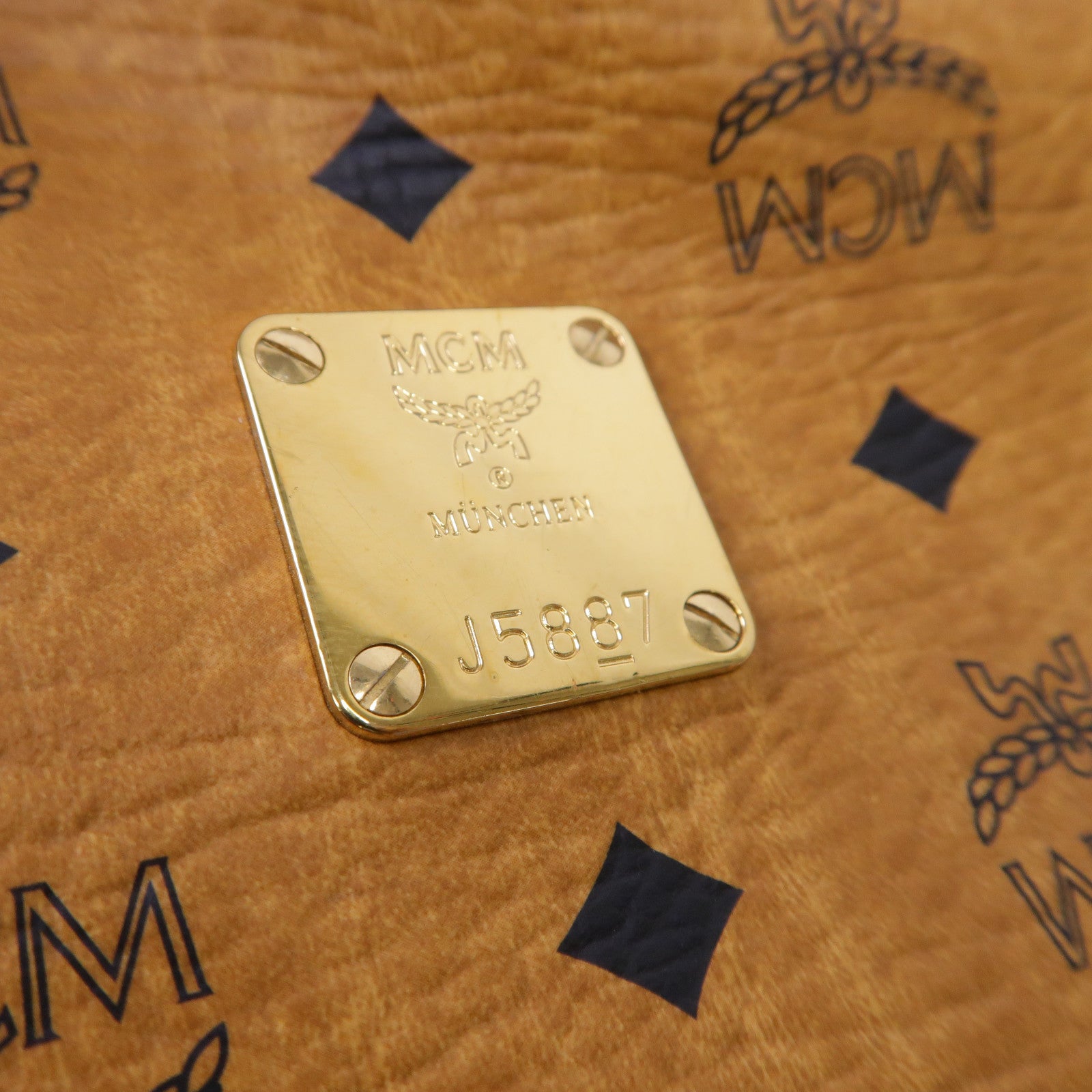MCM 牛皮皮革Stark Side Studs Backpack金扣背包啡色