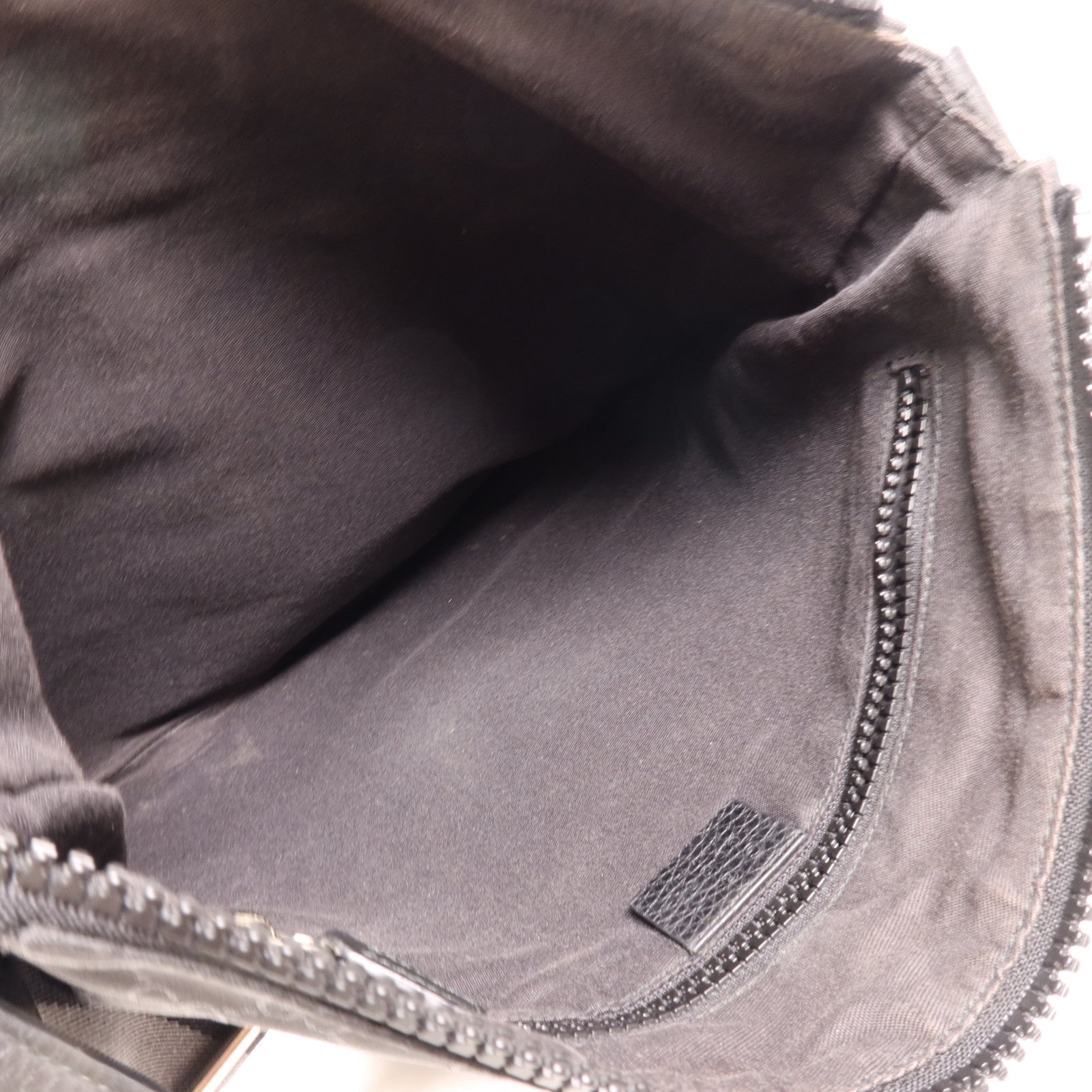 GUCCI 尼龍Shoulder Bag銀扣肩背袋