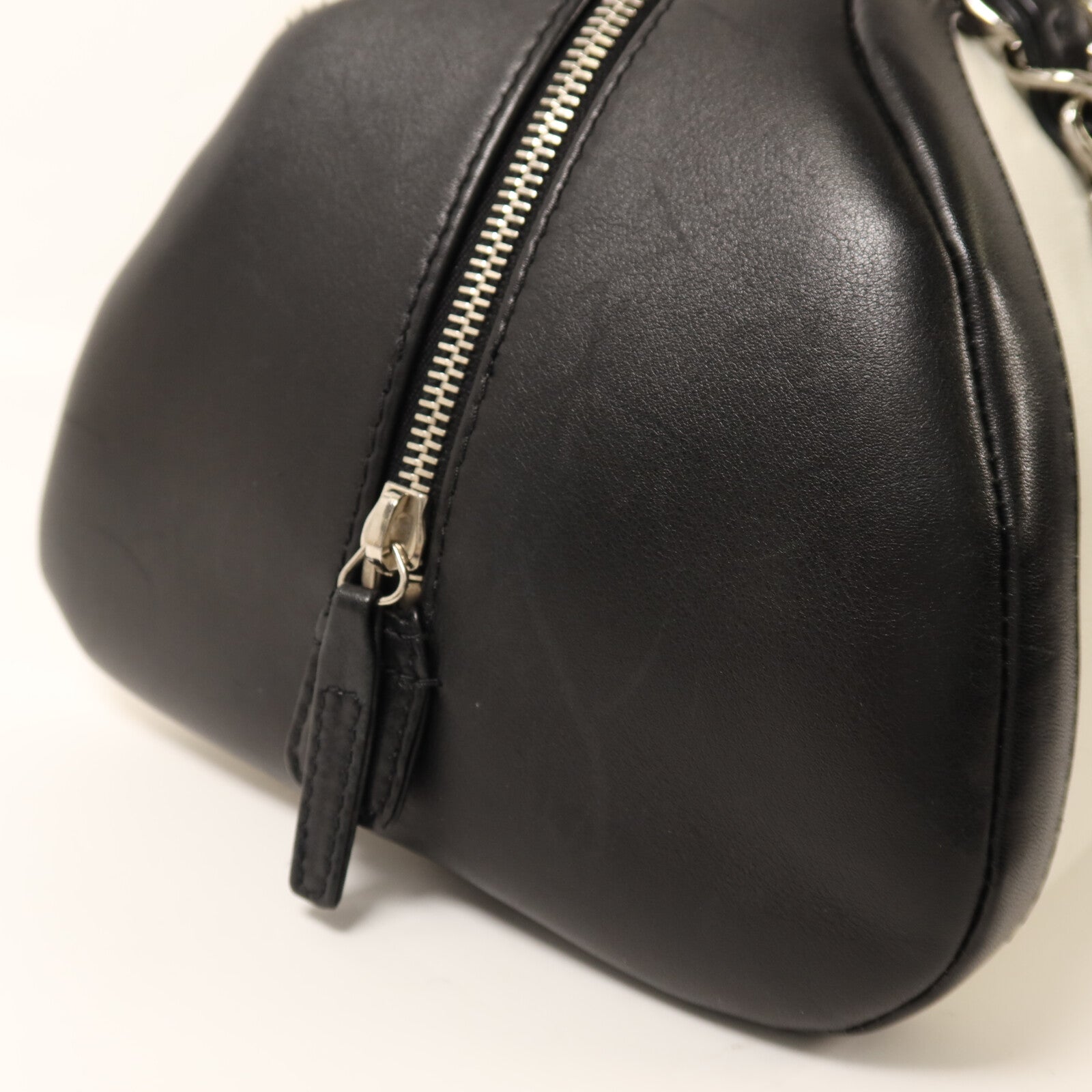 CHANEL 羊皮皮革Boston Bag銀扣鏈帶手挽袋