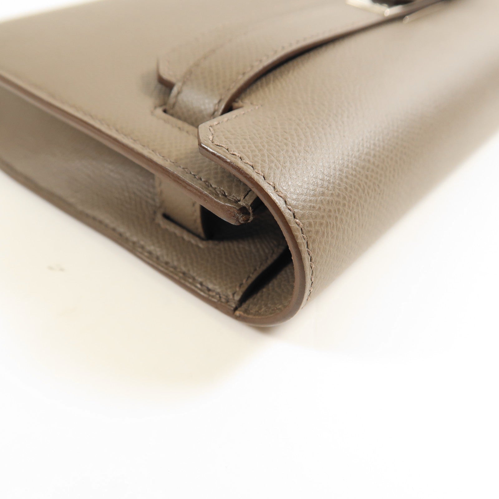HERMES Epsom皮革Kelly Depeche 25銀扣手拿包Etoupe