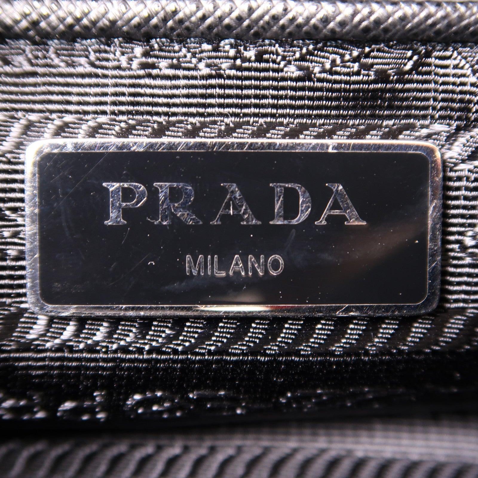 PRADA 尼龍Shoulder Bag銀扣肩背袋