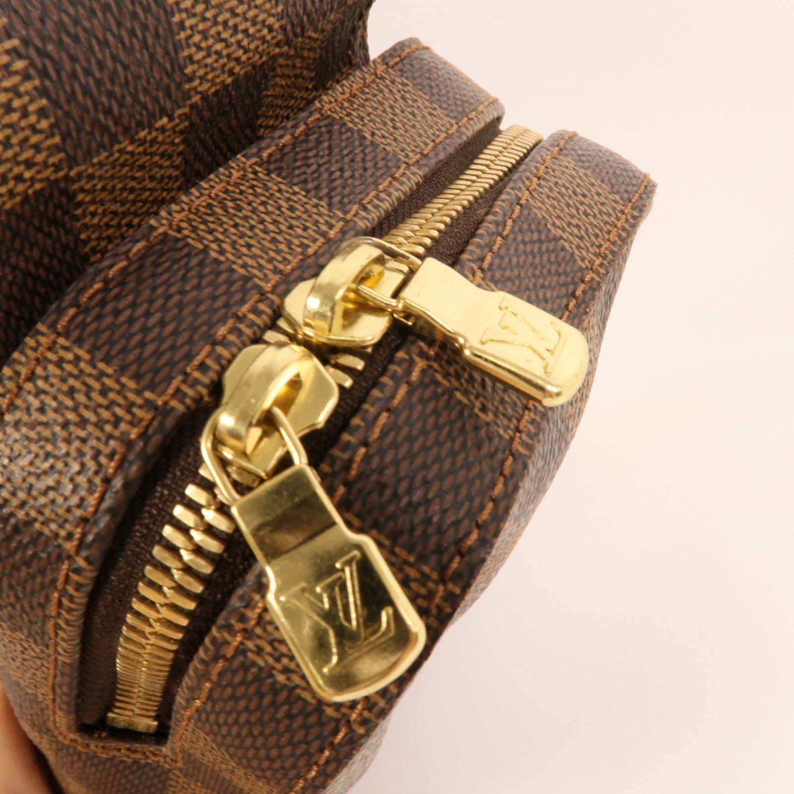 LOUIS VUITTON Damier Geronimos金扣腰包