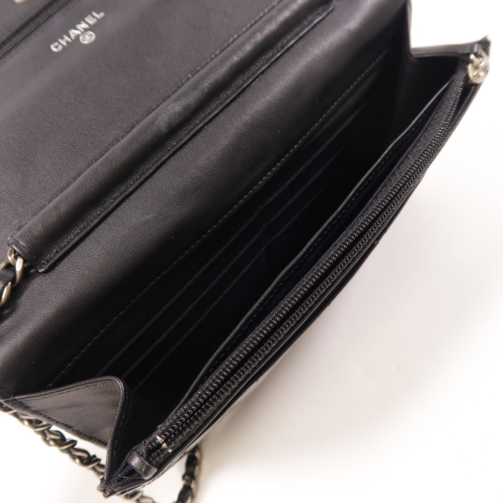CHANEL 漆皮皮革Wallet On Chain 2.55銀扣鏈帶肩背袋