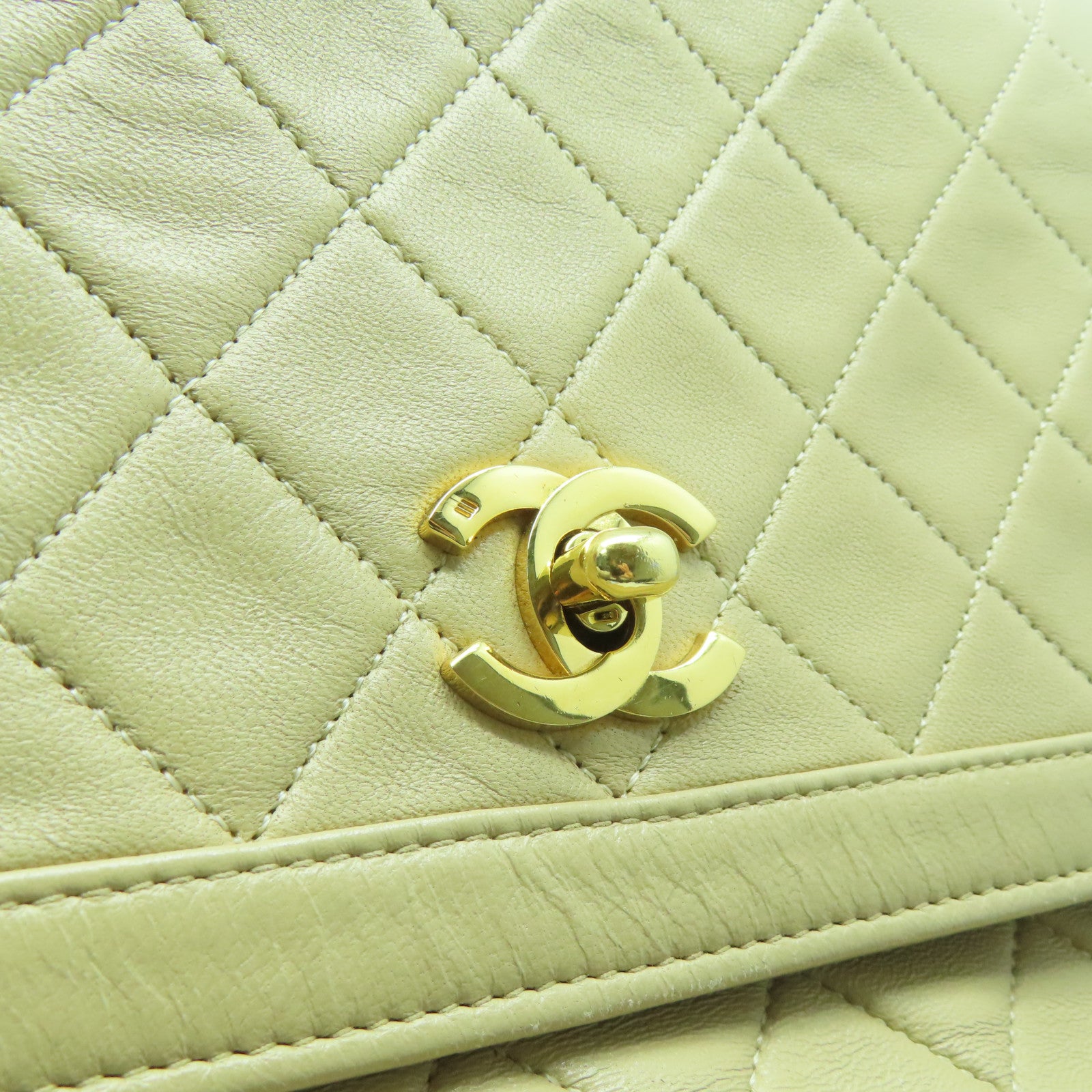 CHANEL 【清倉大減價】菱格羊皮皮革Chain Shoulder金扣鏈帶肩背袋米色