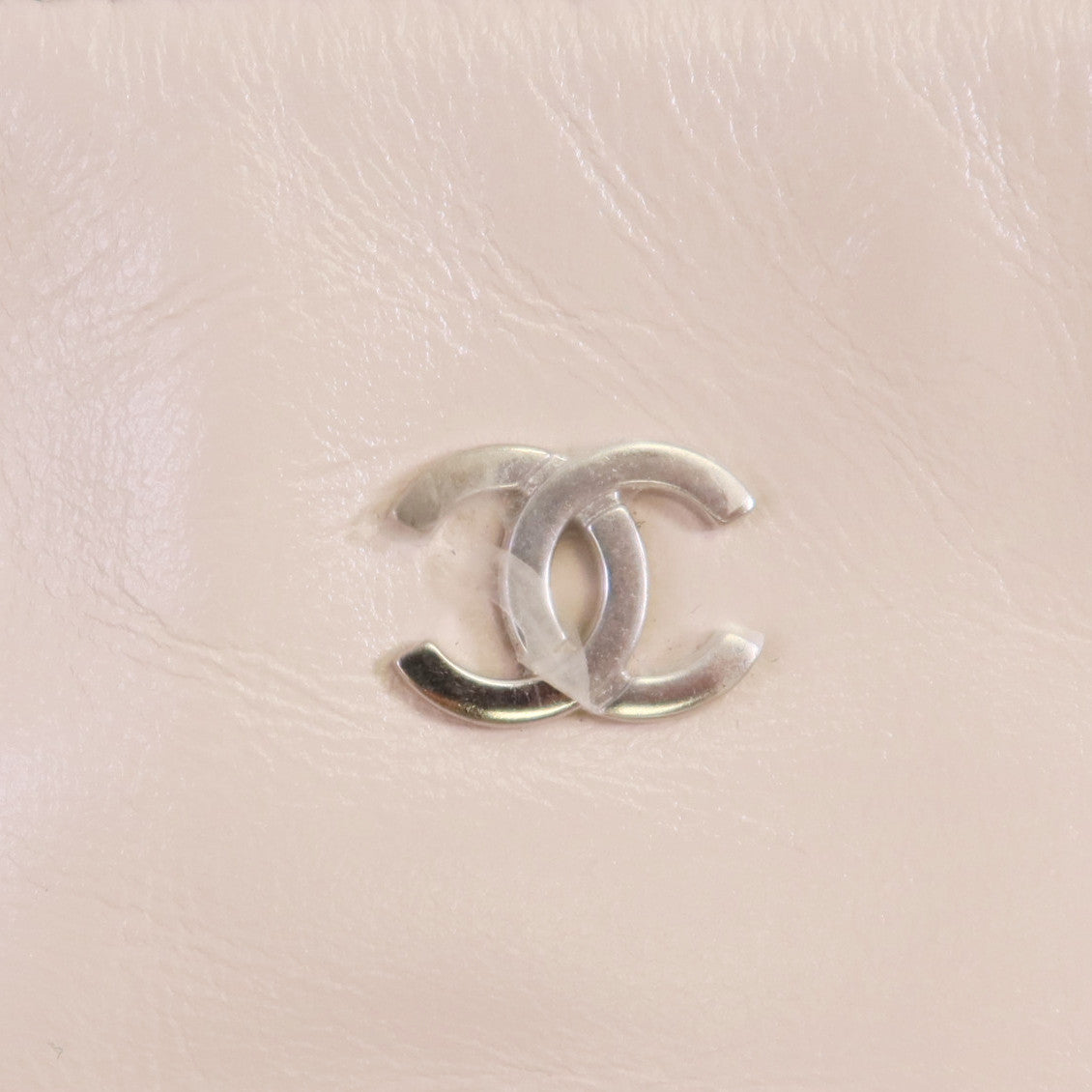 CHANEL 牛皮皮革Chanel 22 Small銀扣鏈帶肩背袋