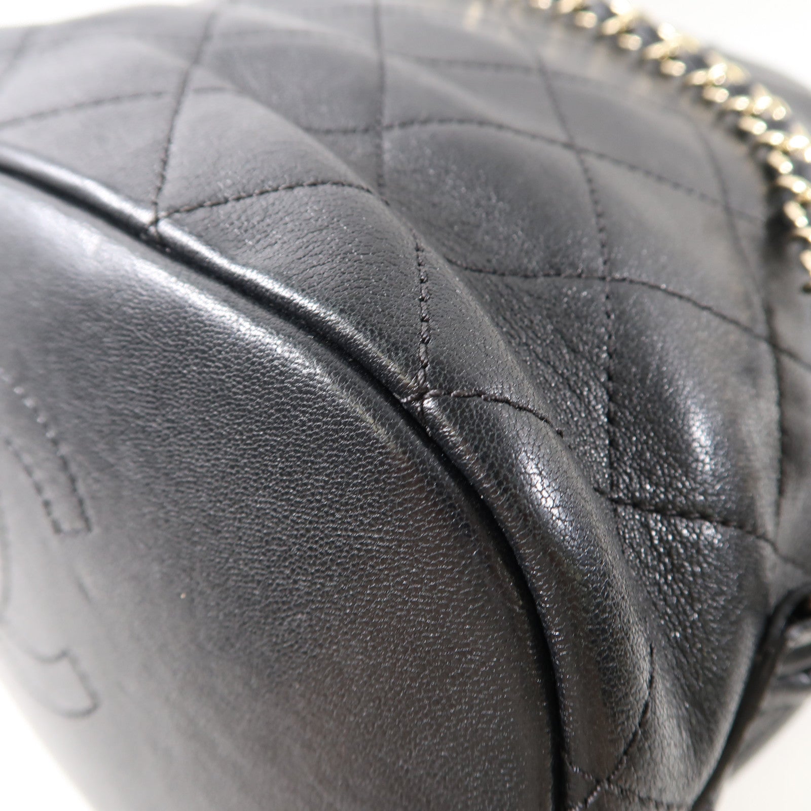 CHANEL 【激減優惠】菱格牛皮皮革Daily Round Backpack金扣背包黑色