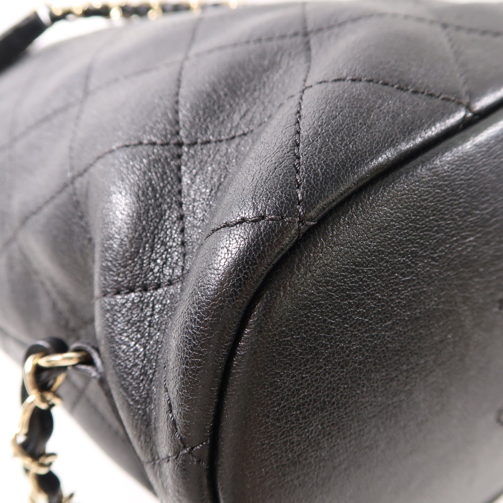 CHANEL 【激減優惠】菱格牛皮皮革Daily Round Backpack金扣背包黑色