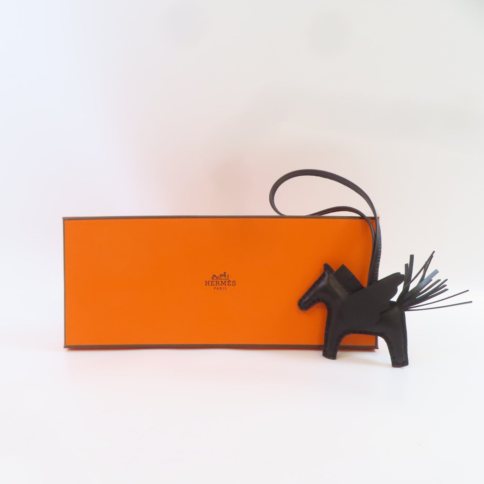 HERMES Swift皮革Rodeo Pegase PM掛飾黑色