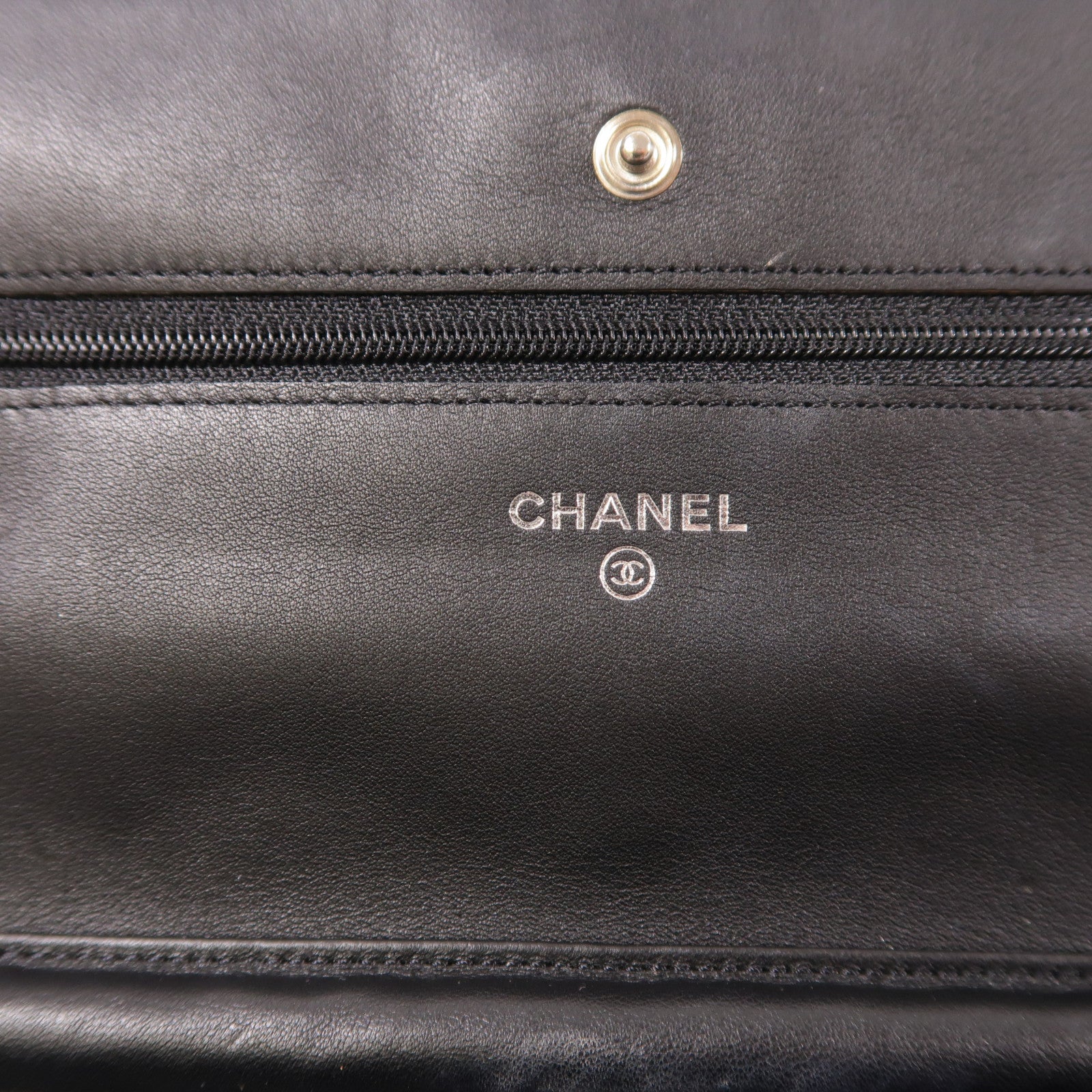 CHANEL 漆皮皮革Wallet On Chain 2.55銀扣鏈帶肩背袋
