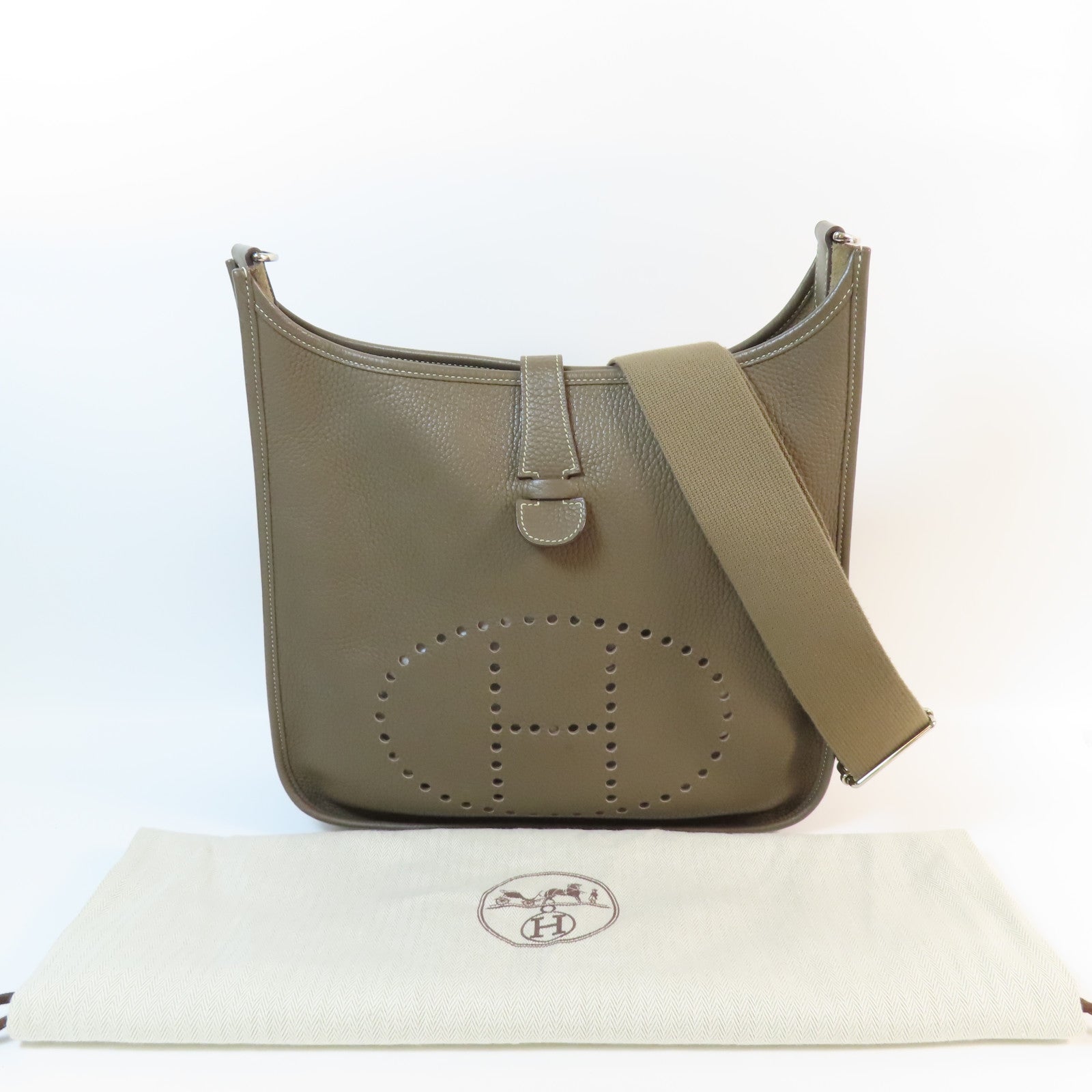 HERMES Clemence皮革Evelyne GM 銀扣肩背袋Etoupe