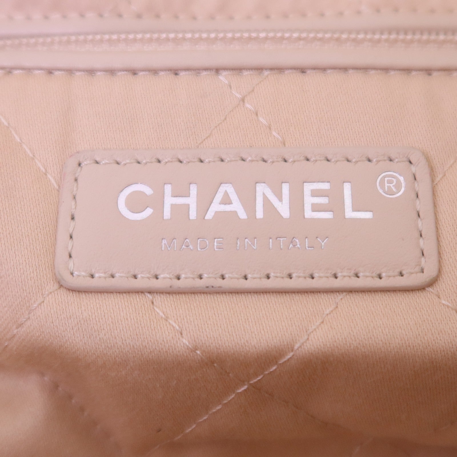 CHANEL 牛皮皮革Chanel 22 Small銀扣鏈帶肩背袋