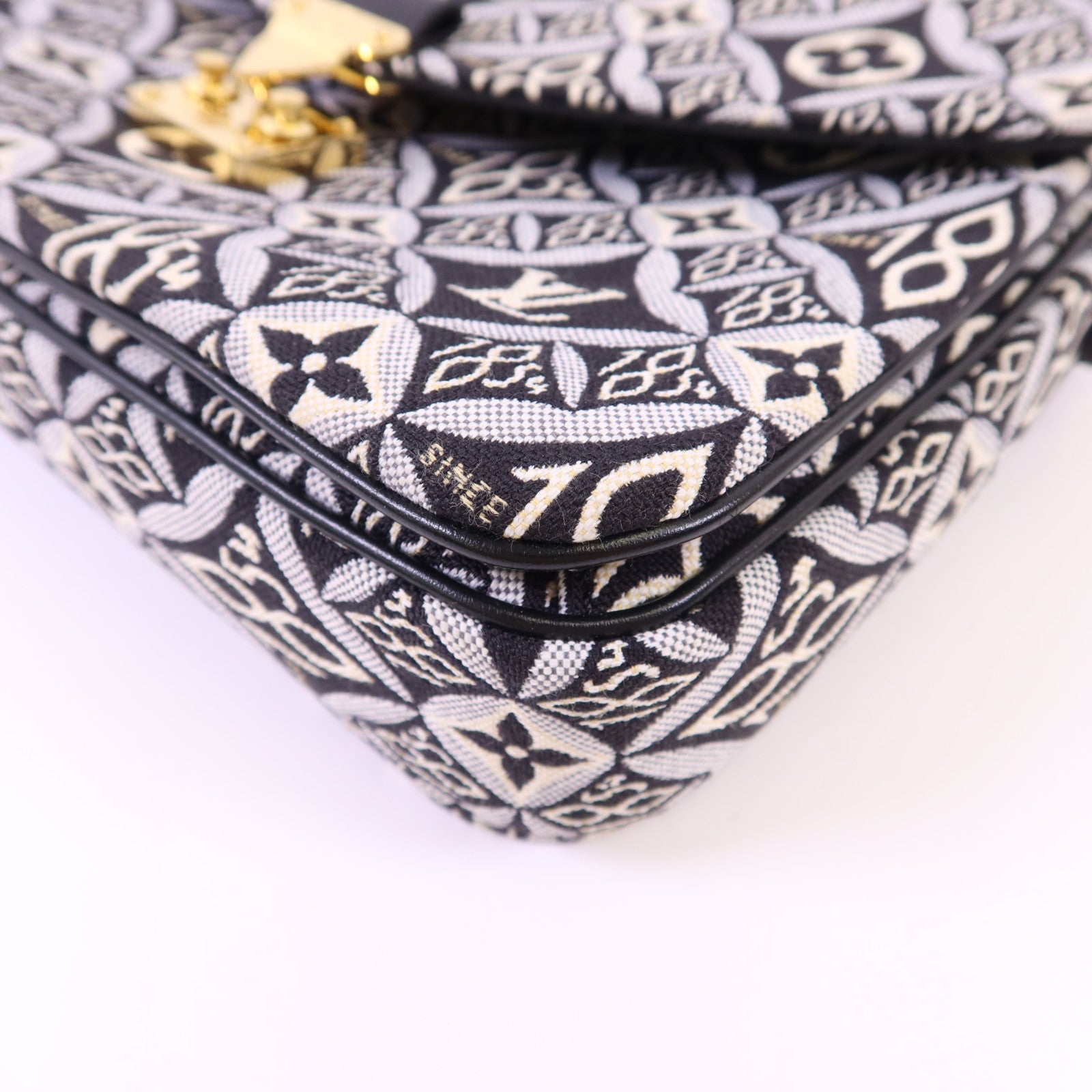 LOUIS VUITTON 帆布Pochette Metis MM金扣手挽肩背兩用袋