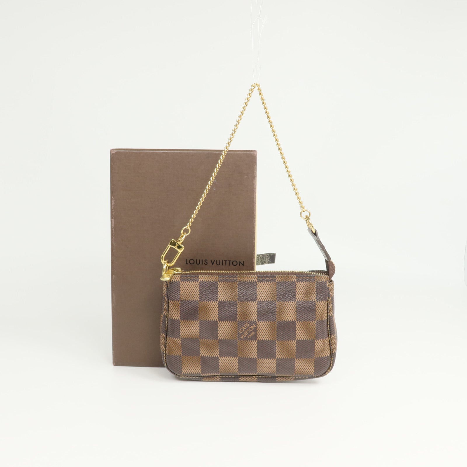 LOUIS VUITTON Damier Mini Pochette Accessoires金扣手挽袋