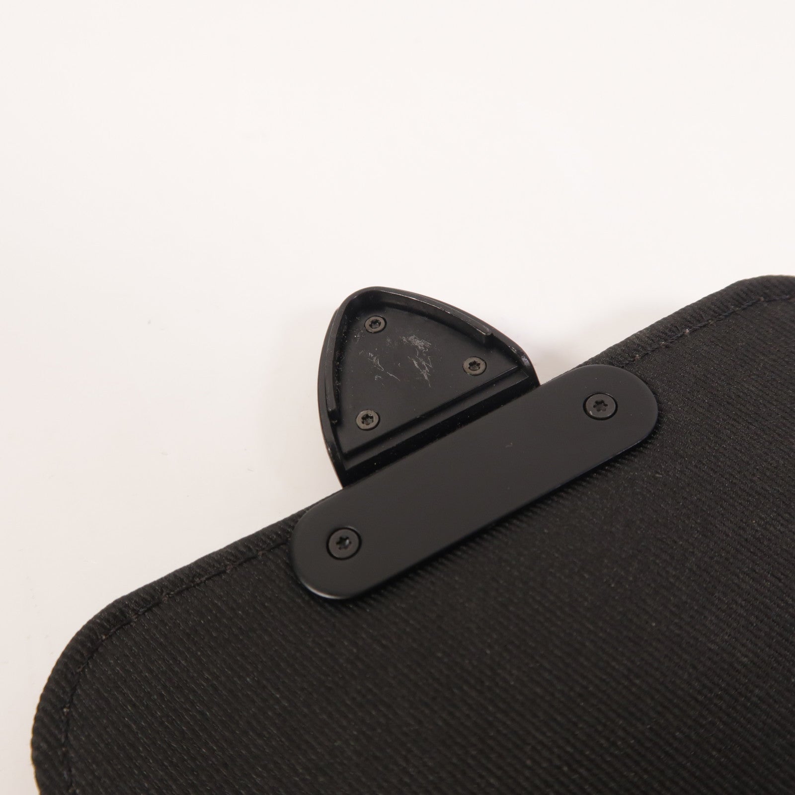 LOUIS VUITTON Monogram S-Lock Vertical Wearable Wallet肩背袋