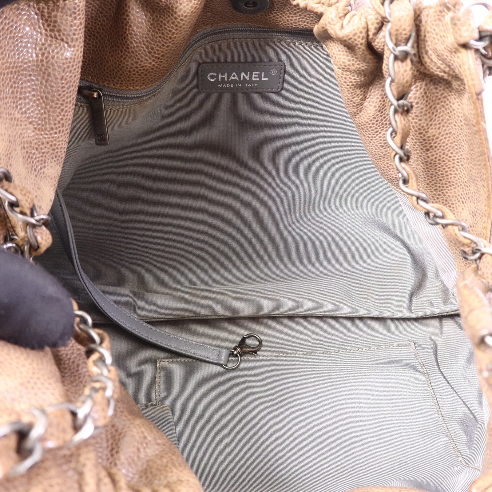 CHANEL 牛皮皮革Shoulder Bag銀扣肩背袋