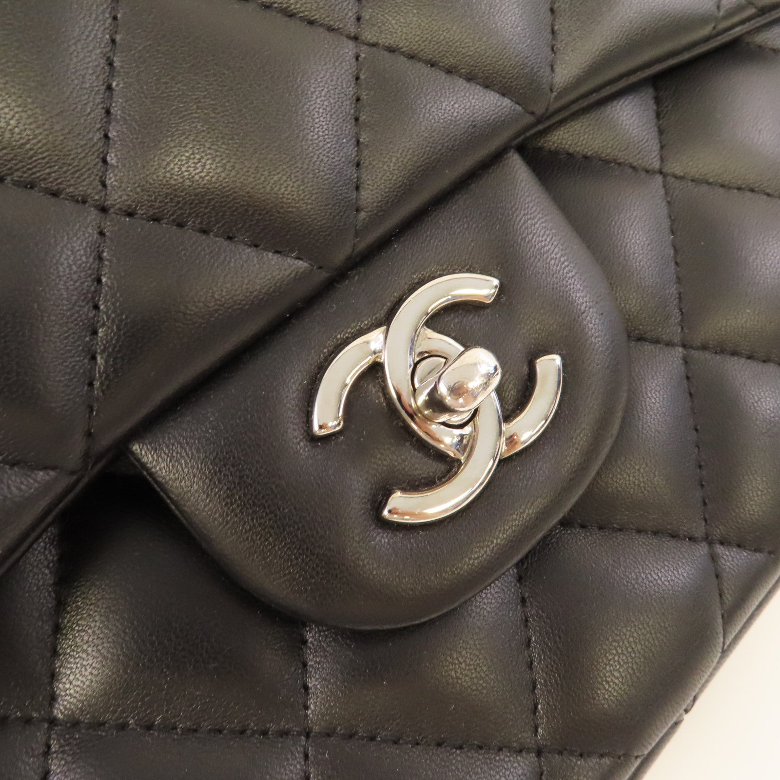 CHANEL 【激減優惠】菱格羊皮皮革Jumbo Classic Chain Shoulder Bag銀扣鏈帶肩背袋黑色