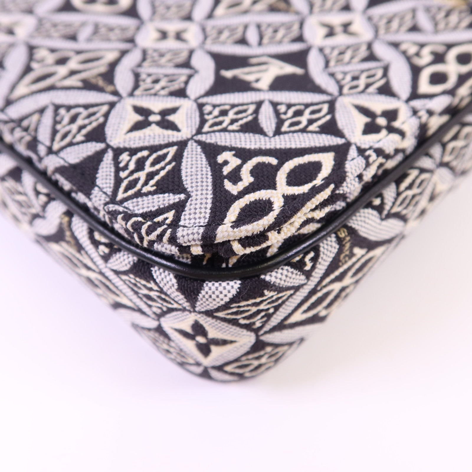 LOUIS VUITTON 帆布Pochette Metis MM金扣手挽肩背兩用袋