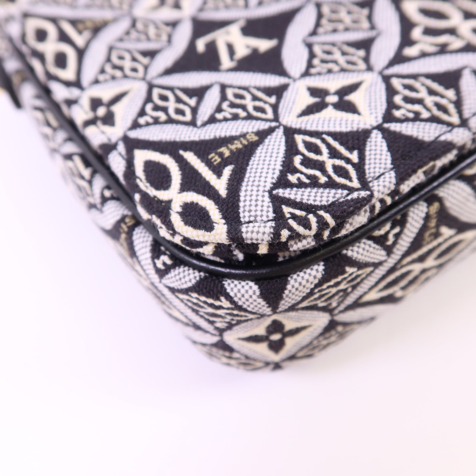 LOUIS VUITTON 帆布Pochette Metis MM金扣手挽肩背兩用袋