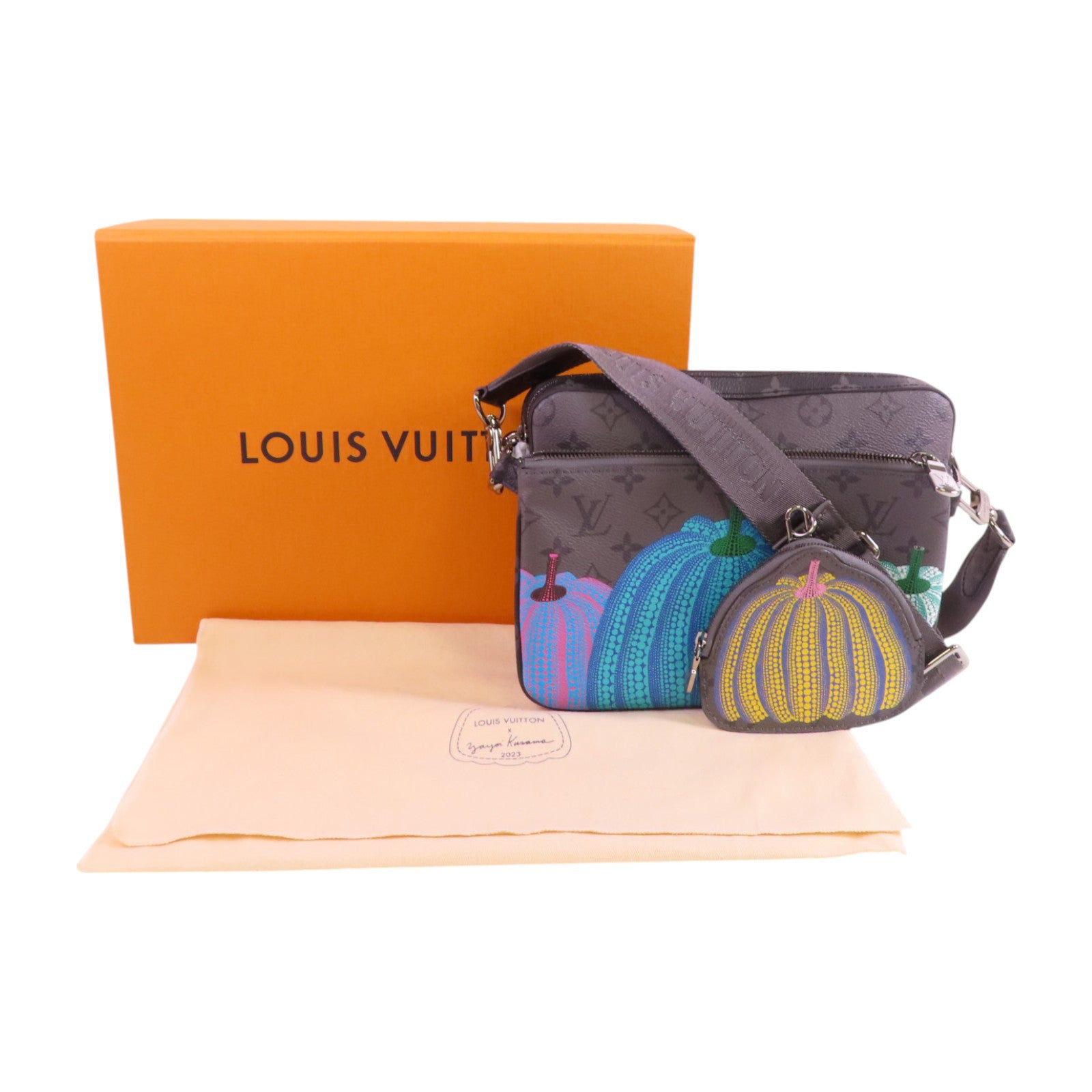 LOUIS VUITTON Monogram Eclipse YK x Trio Messenger銀扣肩背袋