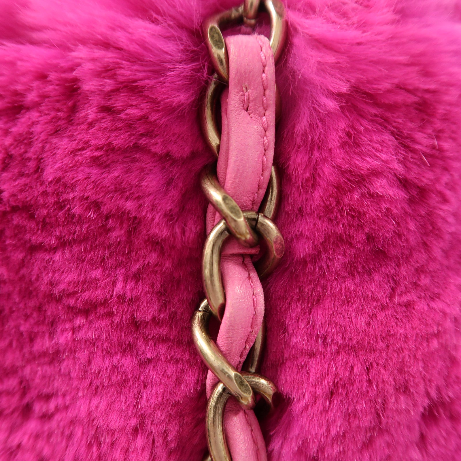 CHANEL 兔毛Chain Shoulder鏈帶肩背袋