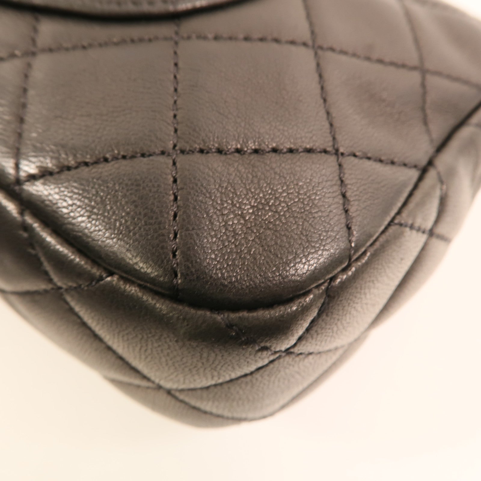 CHANEL 羊皮皮革Chain Shoulder金扣鏈帶肩背袋