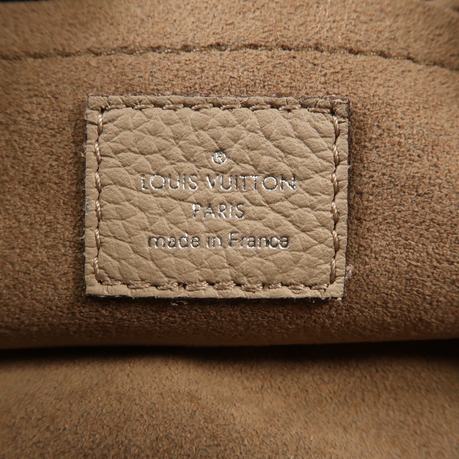 LOUIS VUITTON Mahina Scala Mini Pouch銀扣肩背袋