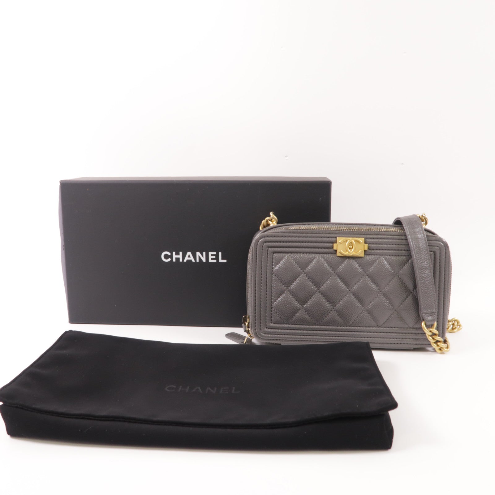 CHANEL 牛皮皮革Boy Wallet On Chain金扣鏈帶肩背袋