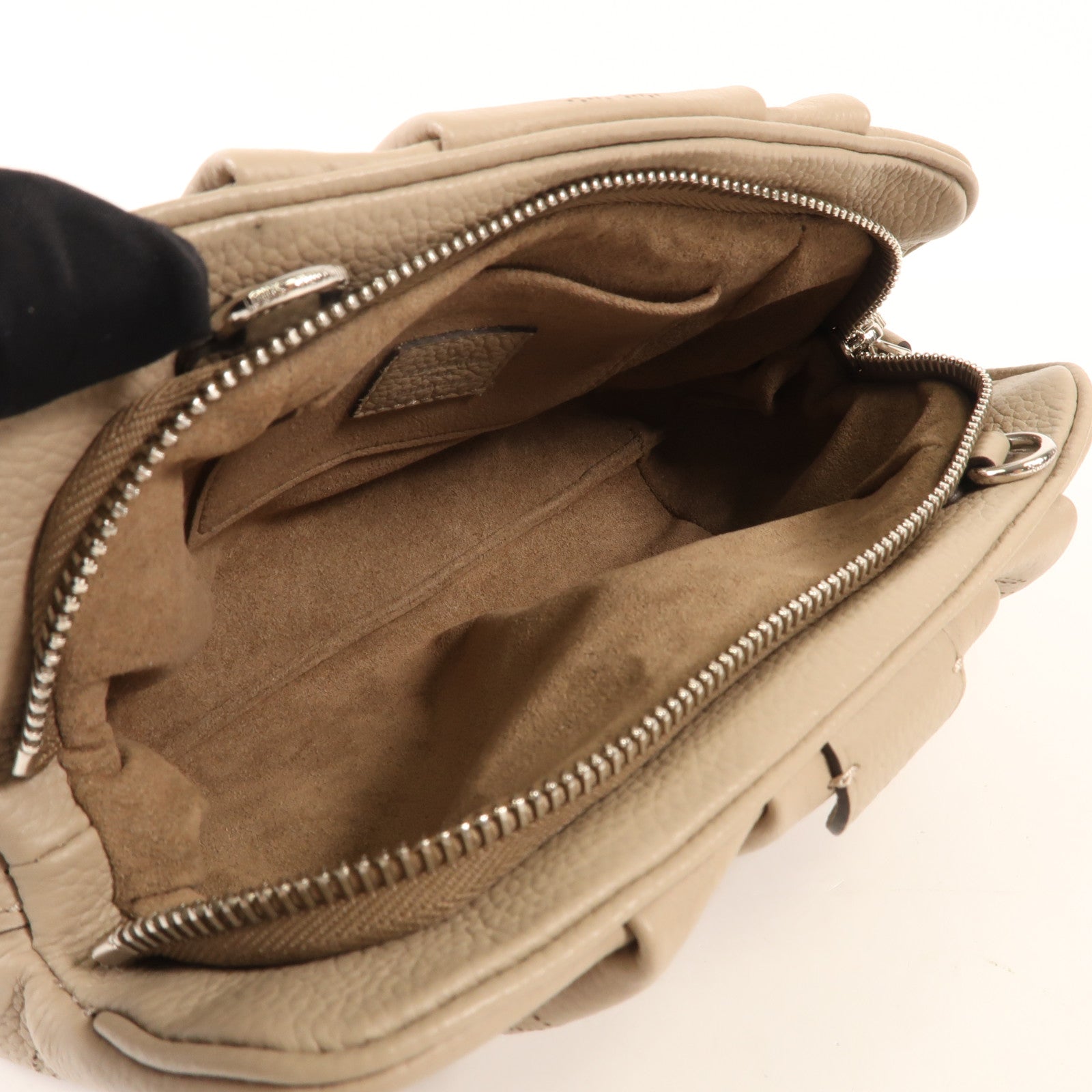 LOUIS VUITTON Mahina Scala Mini Pouch銀扣肩背袋