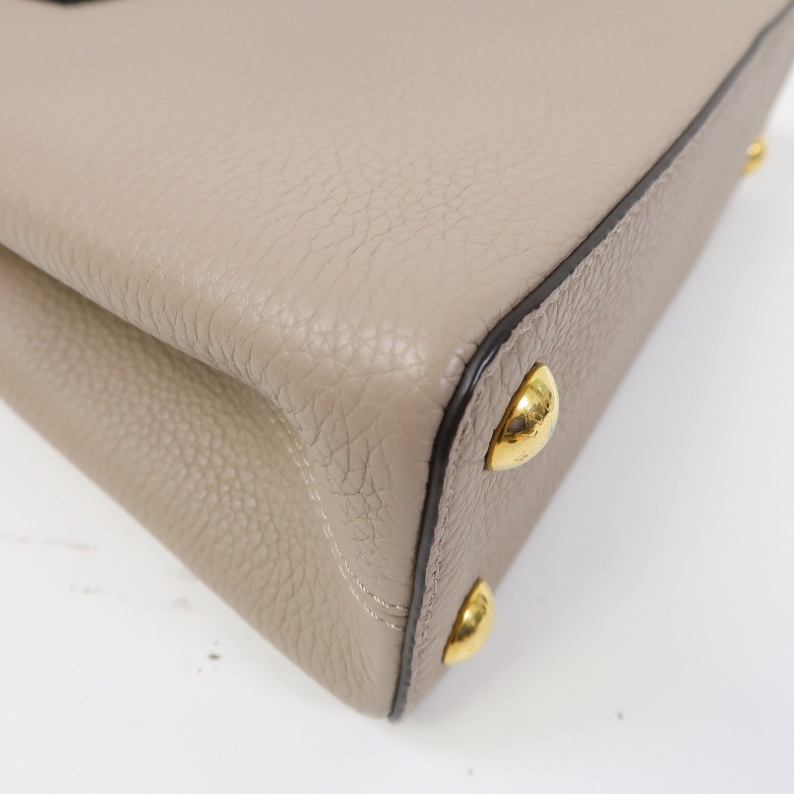 LOUIS VUITTON 牛皮皮革Capucines BB金扣手挽肩背兩用袋米色