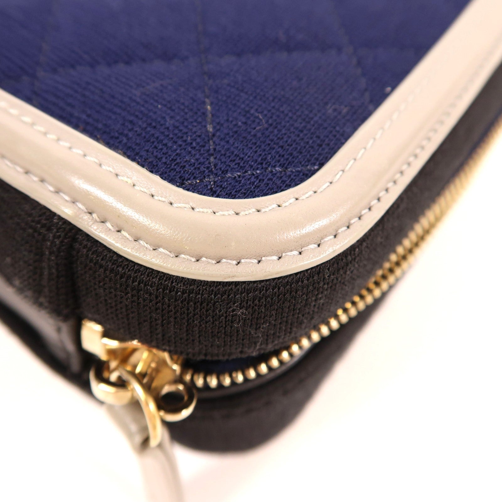 CHANEL 帆布Vanity Bag金扣手挽肩背兩用袋深藍色/黑色/灰色