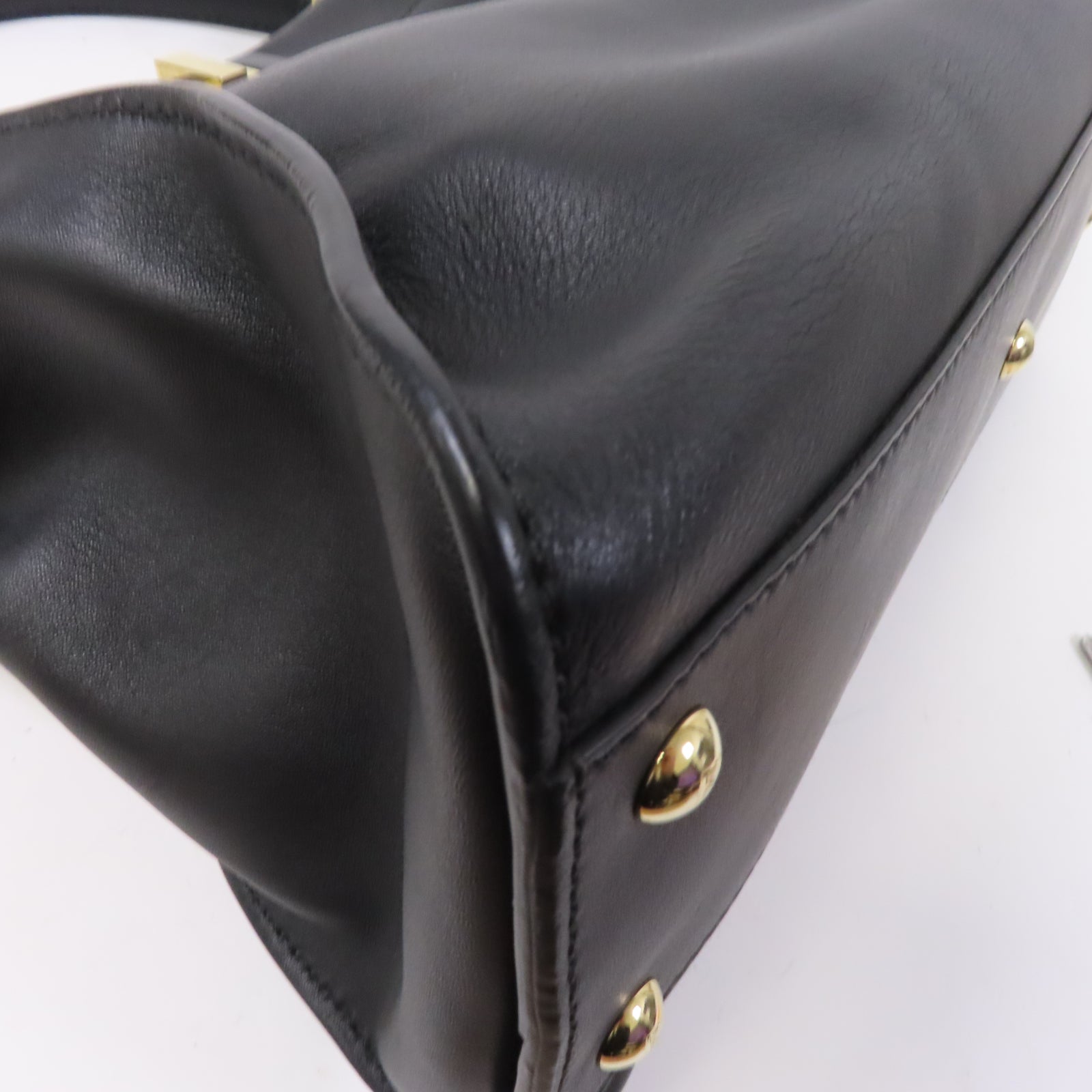 FENDI 牛皮皮革Hand Bag金扣手挽袋黑色