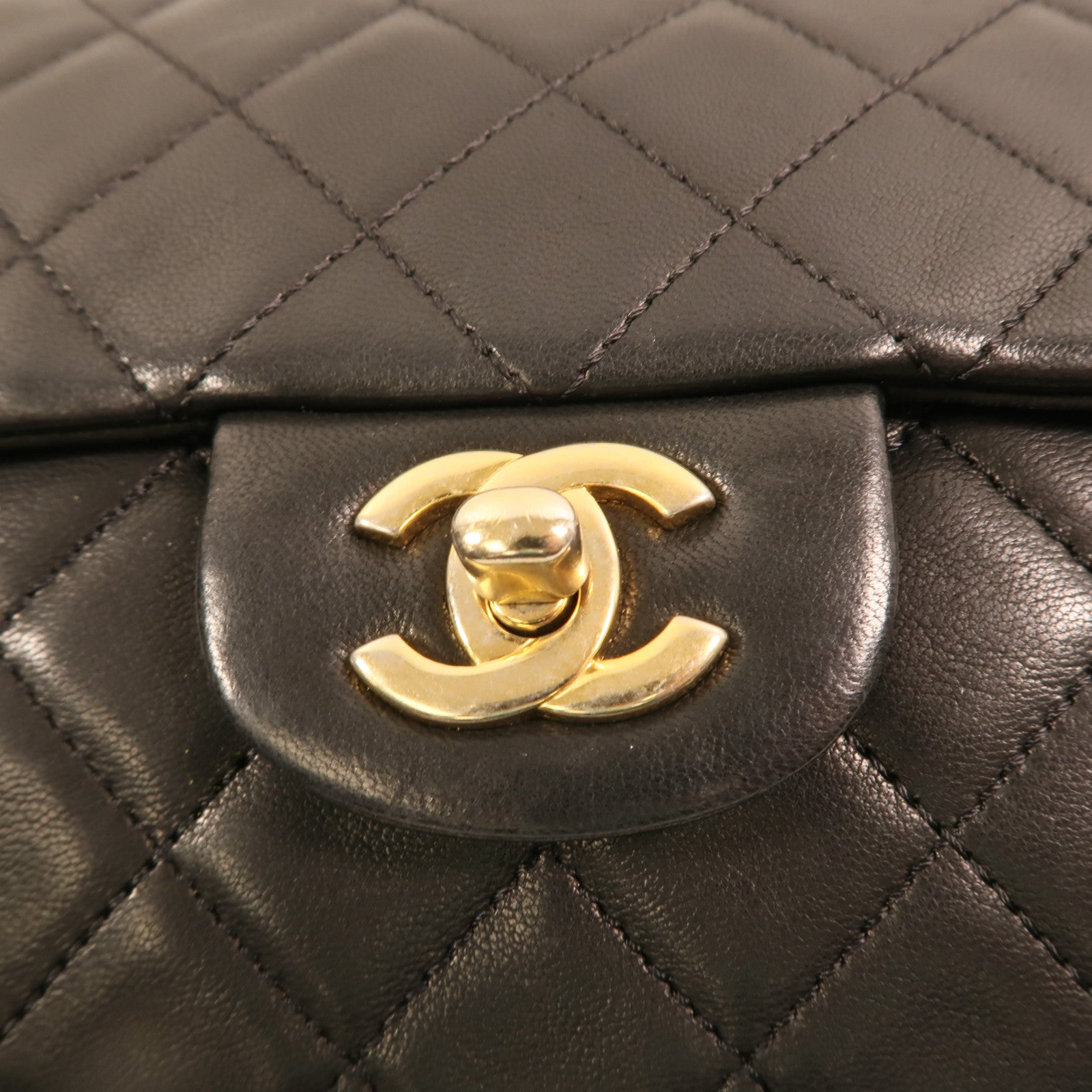 CHANEL 羊皮皮革Chain Shoulder金扣鏈帶肩背袋